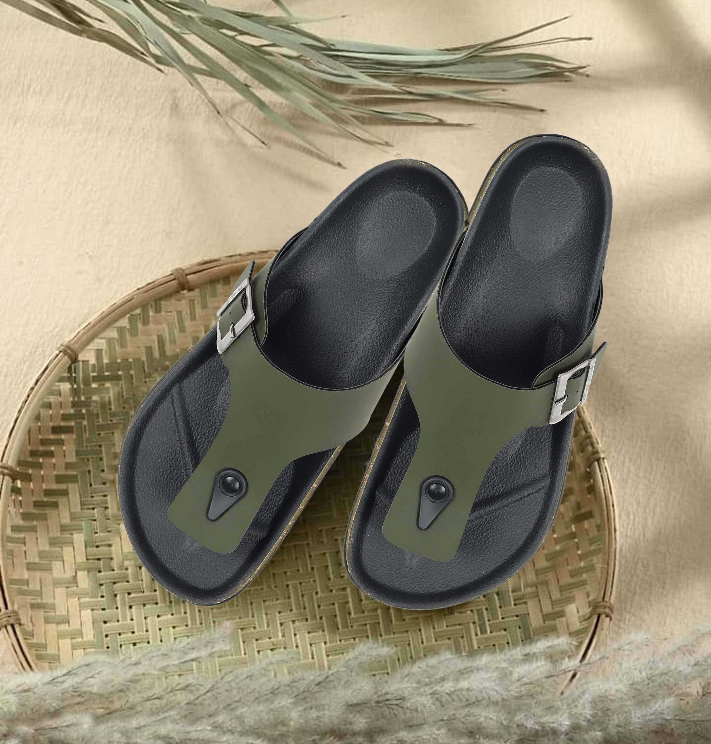 Aadi Black Men's Daily Slipper