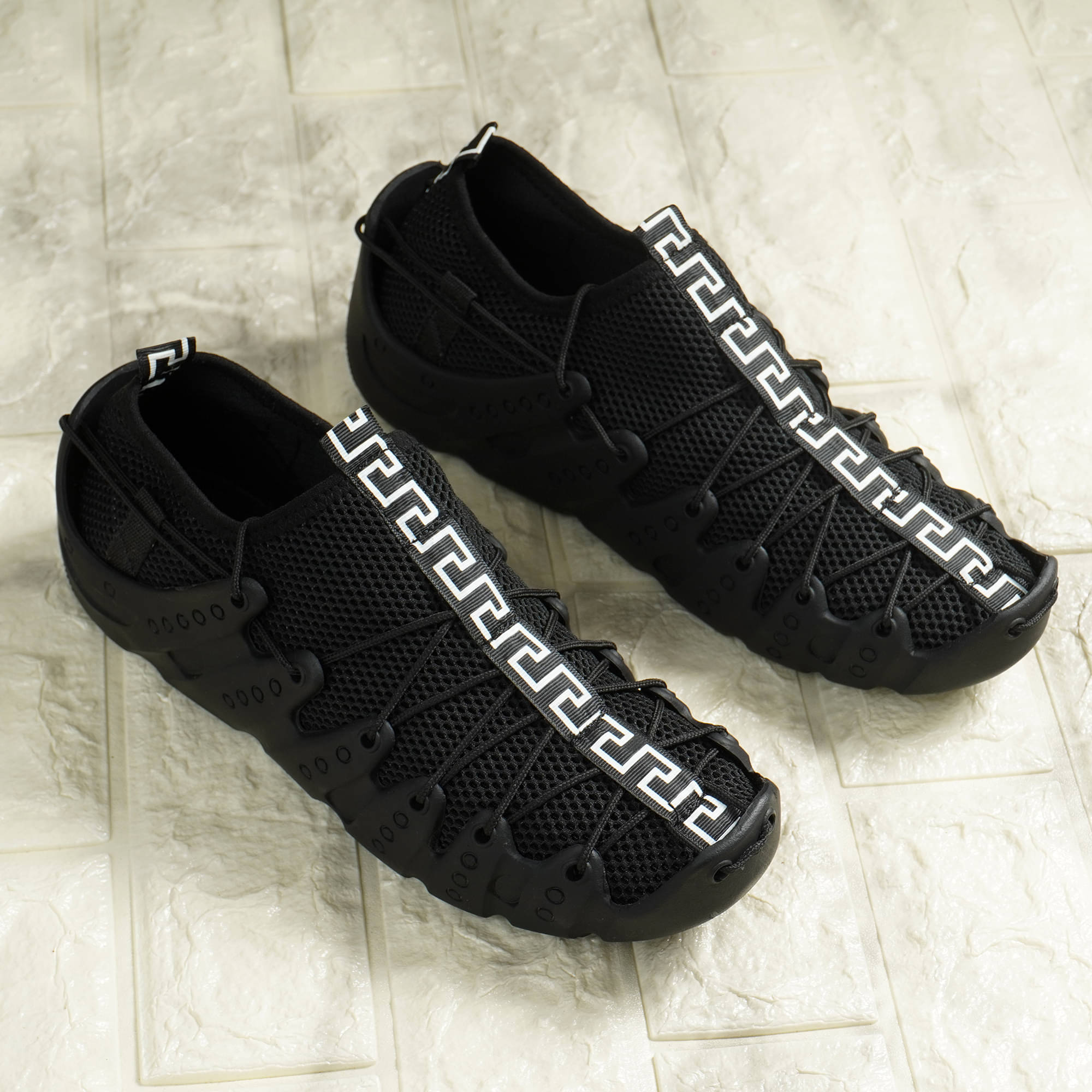     			FOGGY KITE 2.0 Black Men's Lifestyle Shoes
