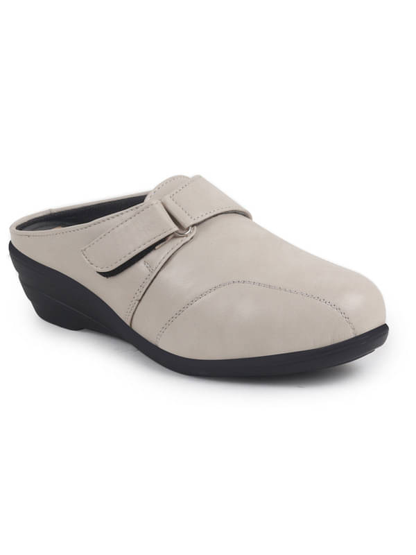     			Fausto Cream Women's Formal Ballerinas