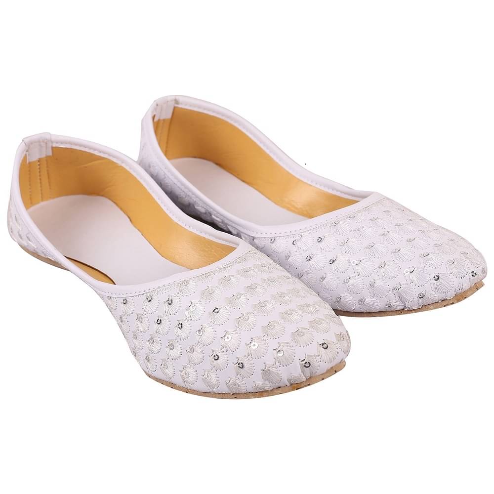 Anjaneya Creations White Women's Juttis     			Anjaneya Creations White Women's Juttis