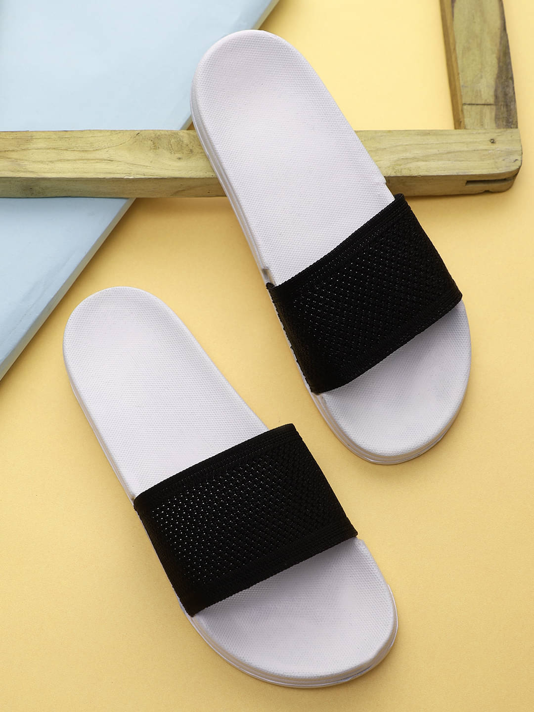     			KAPANI White Men's Slide Flip flop