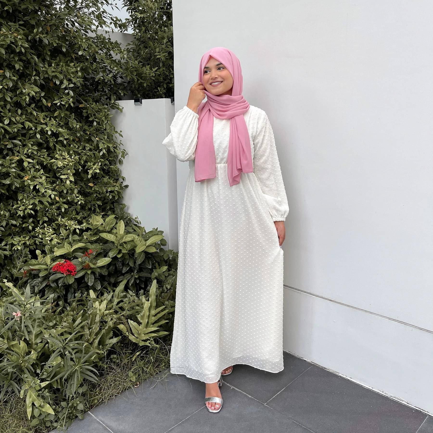 SARINKU White Georgette Stitched Burqas without Hijab - SARINKU White Georgette Stitched Burqas without Hijab -