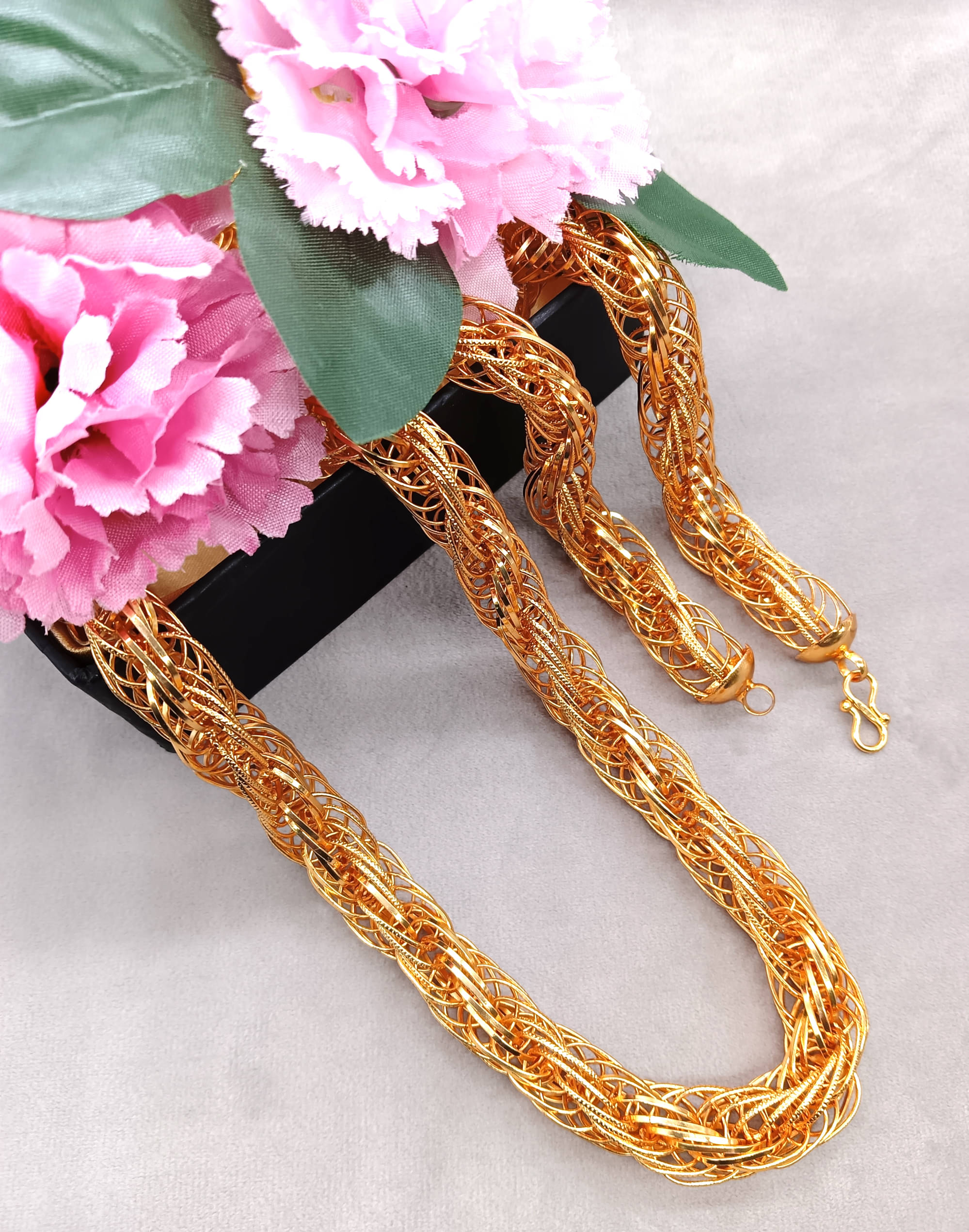 shankhraj mall Gold Plated Chain ( Set of 1 ) shankhraj mall Gold Plated Chain ( Set of 1 )