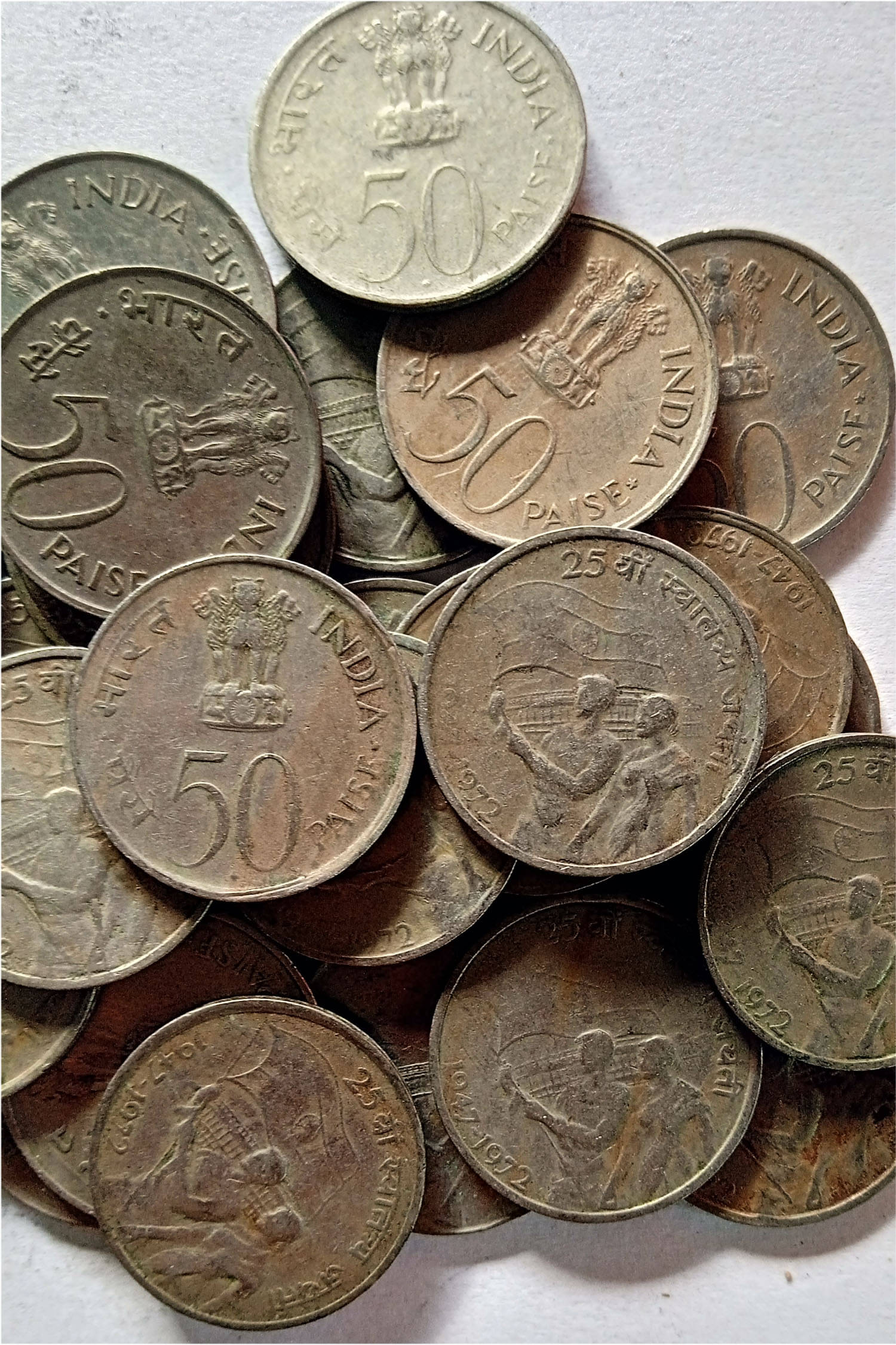     			50 PAISA COMMEMORATIVE 25th ANNIVERSARY OF INDEPENDENCE