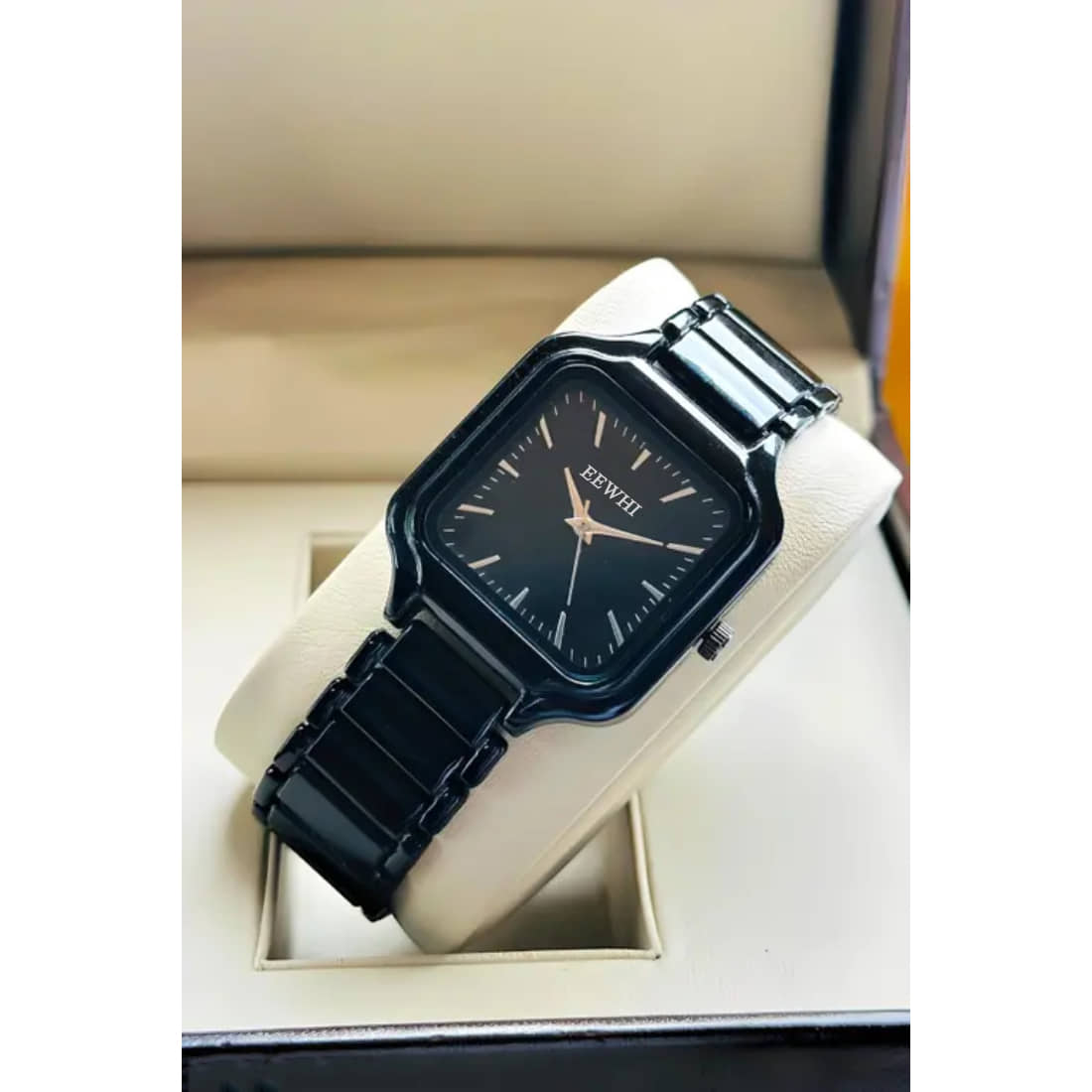 EEWHI Black Metal Analog Womens Watch