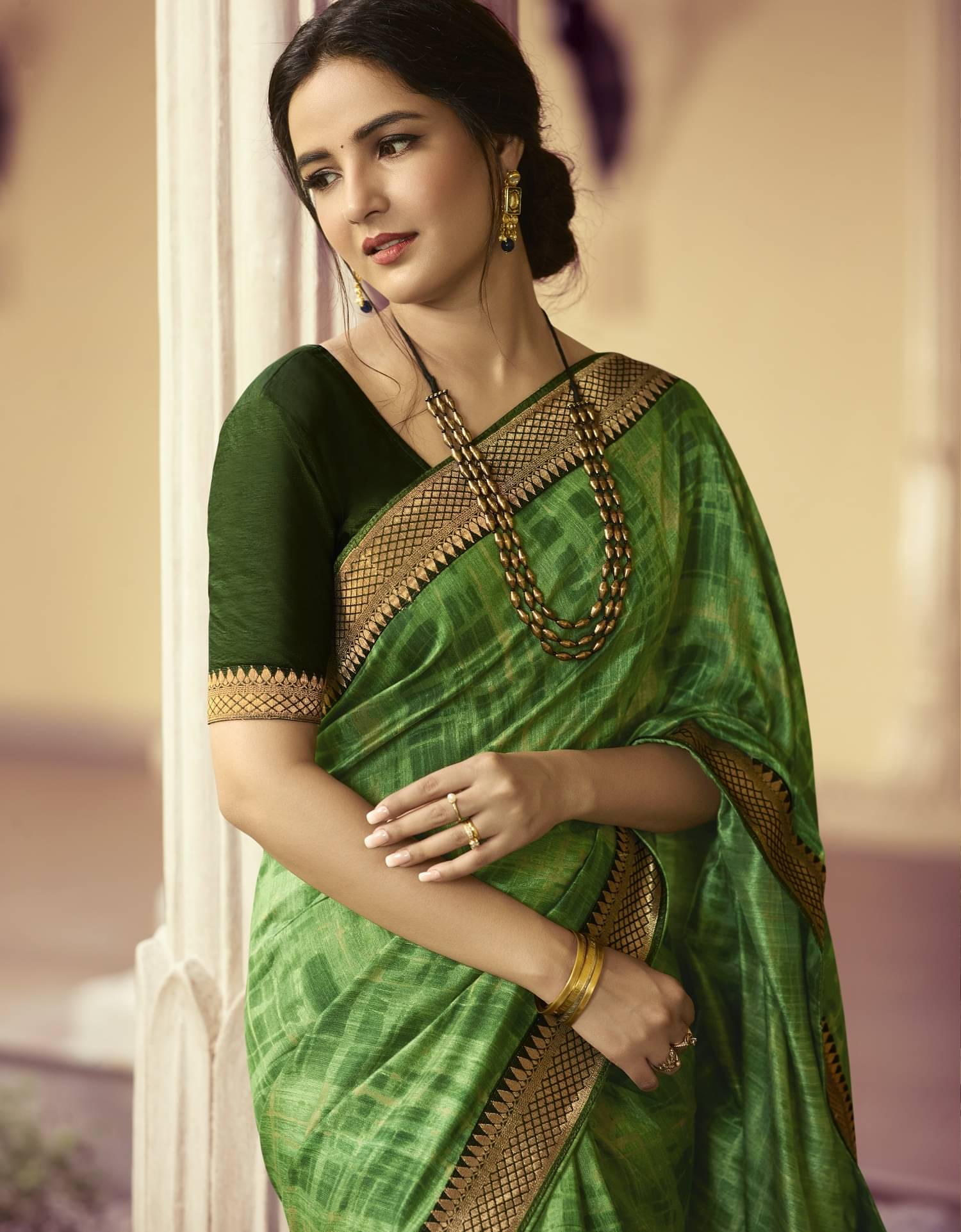 Gazal Fashions Georgette Printed Saree With Unstitched Blouse Piece ( Green ) Gazal Fashions Georgette Printed Saree With Unstitched Blouse Piece ( Green )