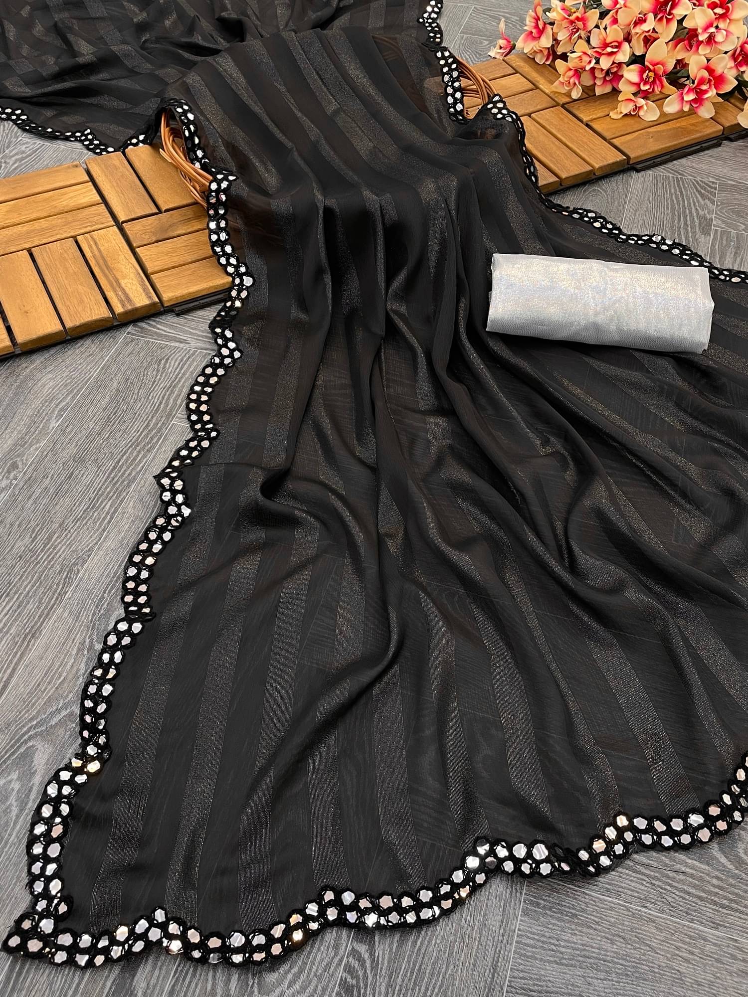    			VEERAIVA Chiffon Embroidered Saree With Unstitched Blouse Piece ( Black )