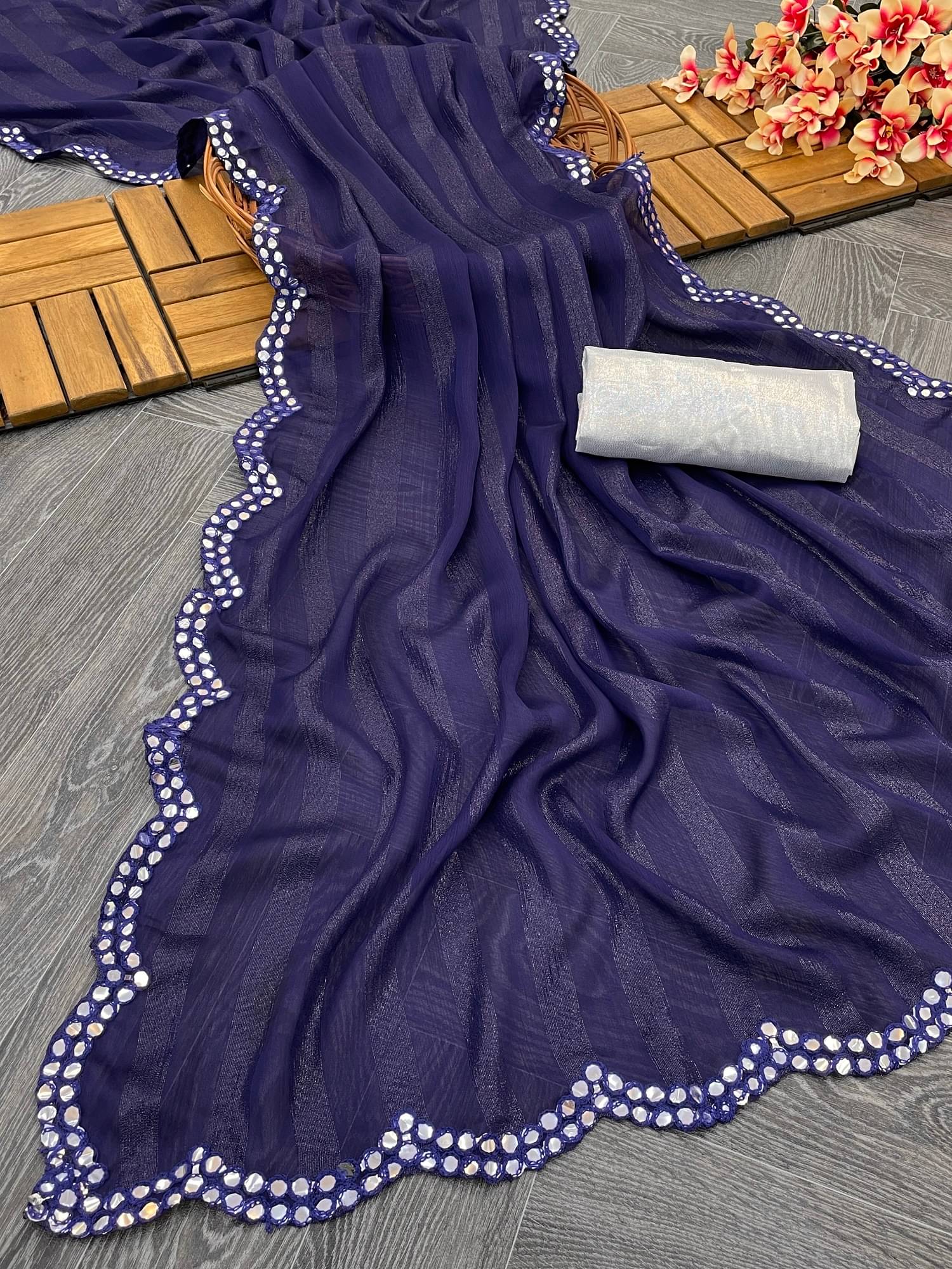     			VEERAIVA Chiffon Embroidered Saree With Unstitched Blouse Piece ( Blue )