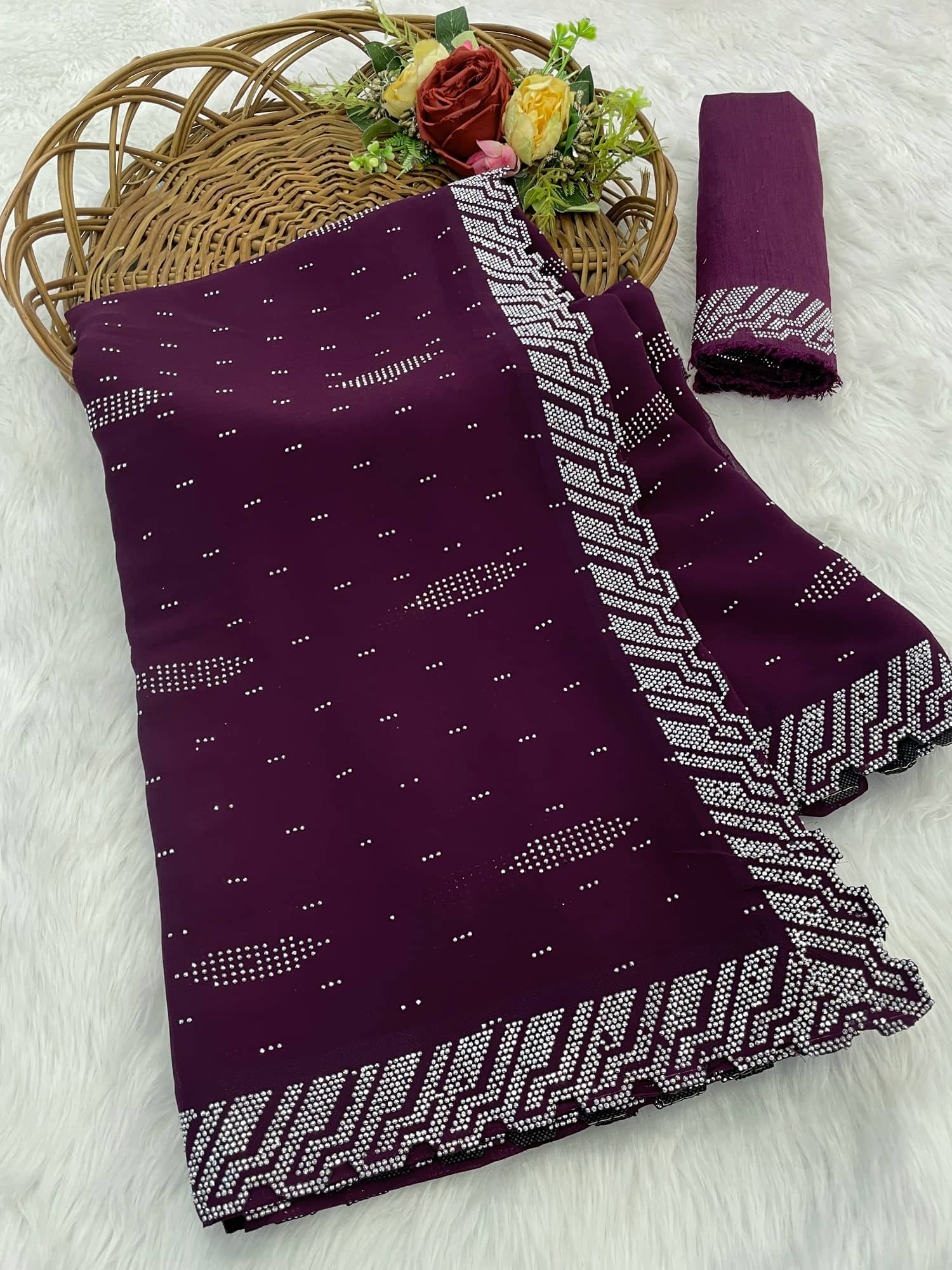 VEERAIVA Georgette Embellished Saree With Unstitched Blouse Piece ( Black ) - Sarees | Buy online on ZillyBuy