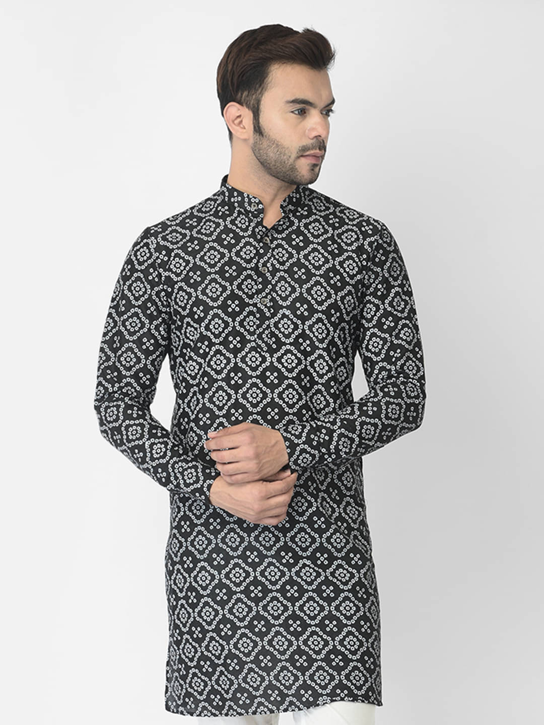     			Deyann Black Cotton Men's Regular Kurta ( Pack of 1 )