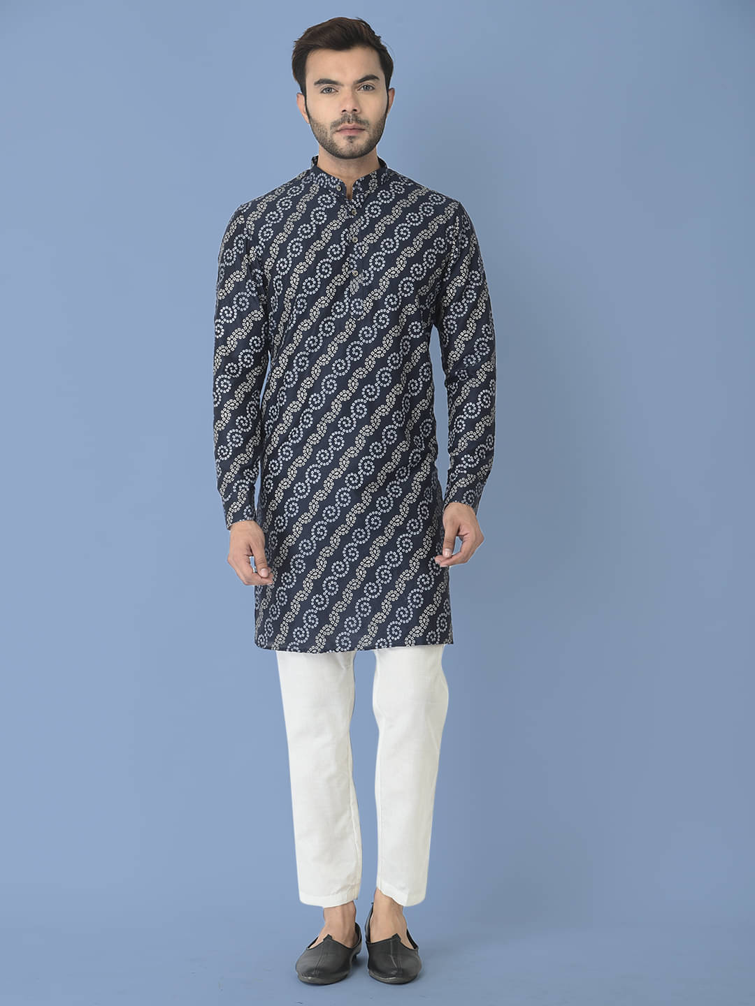 Deyann Blue Cotton Blend Regular Fit Men's Kurta Pyjama Set ( Pack of 1 ) Deyann Blue Cotton Blend Regular Fit Men's Kurta Pyjama Set ( Pack of 1 )