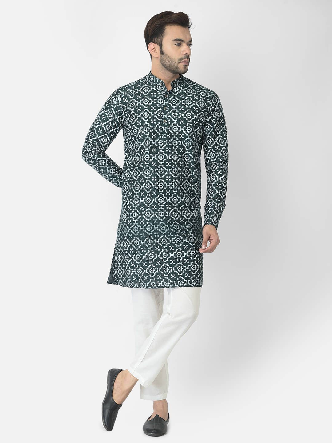 Deyann Green Cotton Blend Regular Fit Men's Kurta Pyjama Set ( Pack of 1 ) Deyann Green Cotton Blend Regular Fit Men's Kurta Pyjama Set ( Pack of 1 )