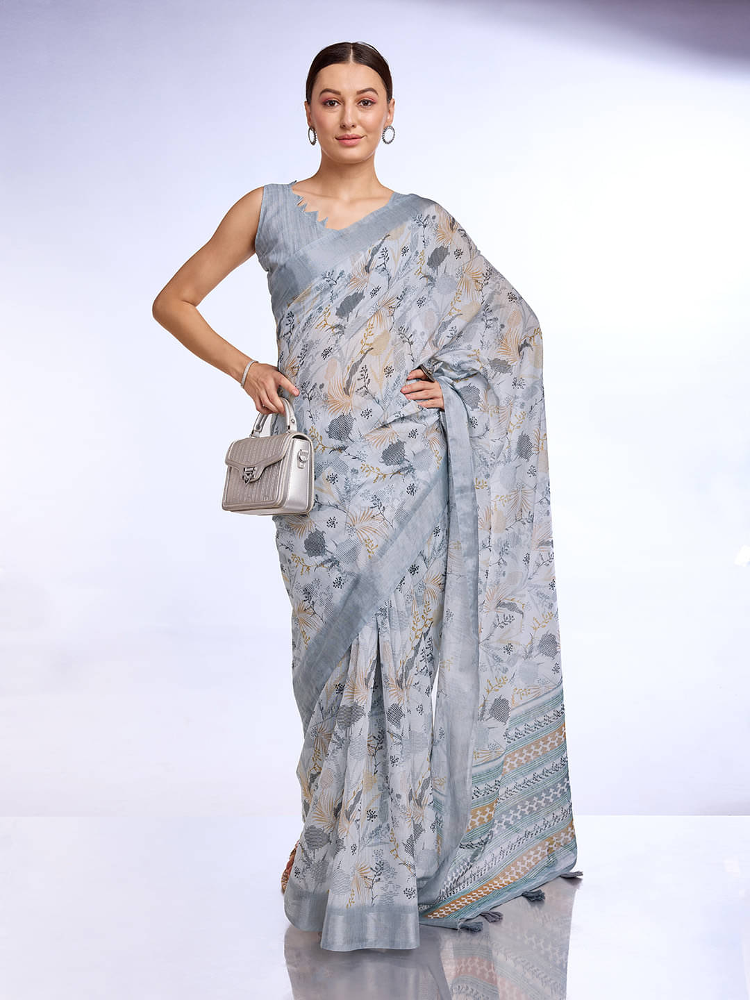 Rekha Maniyar Linen Printed Saree With Unstitched Blouse Piece ( Grey ) Rekha Maniyar Linen Printed Saree With Unstitched Blouse Piece ( Grey )