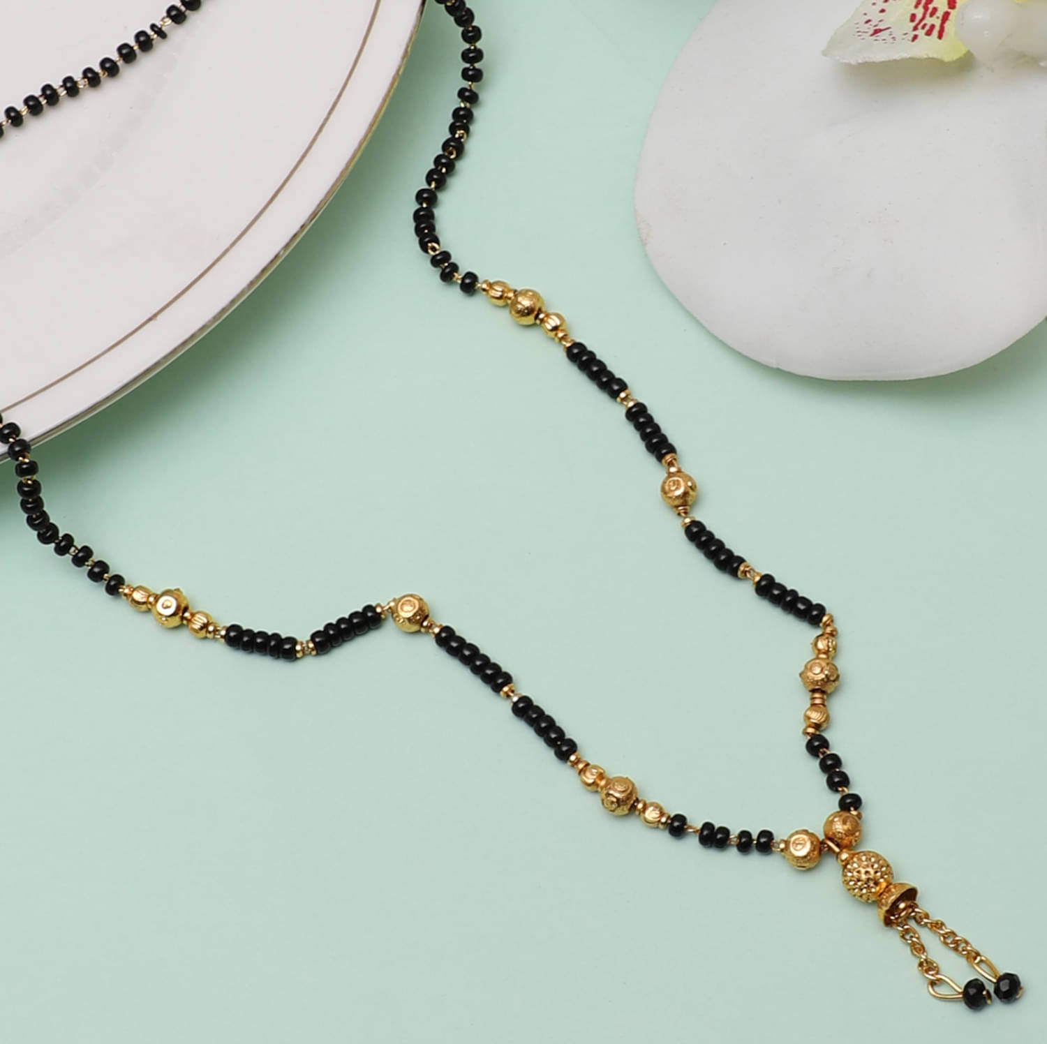     			Bhagya Lakshmi Golden Mangalsutra ( Pack of 1 )