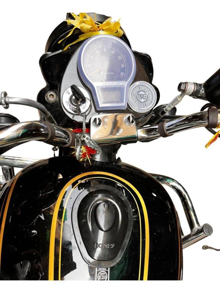 Monsoon Cap Speedo Meter, AMP Meter and Tank Cap Cover For RE Roborn, Standard 2023 Bullet Meri Jaan Monsoon Cap Speedo Meter, AMP Meter and Tank Cap Cover For RE Roborn, Standard 2023 Bullet Meri Jaan