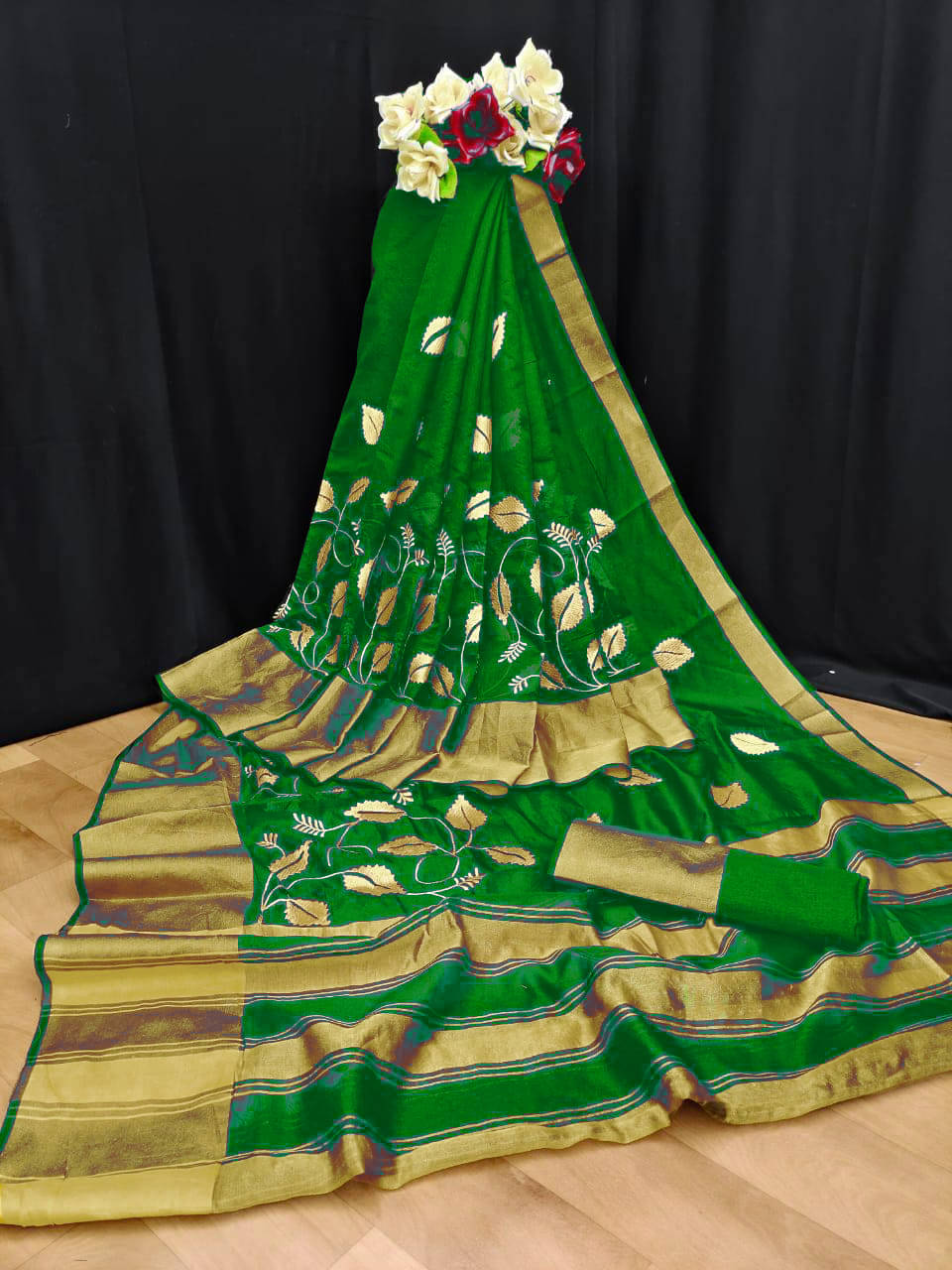     			Bhuwal Fashion Cotton Silk Embroidered Saree With Unstitched Blouse Piece ( Green )