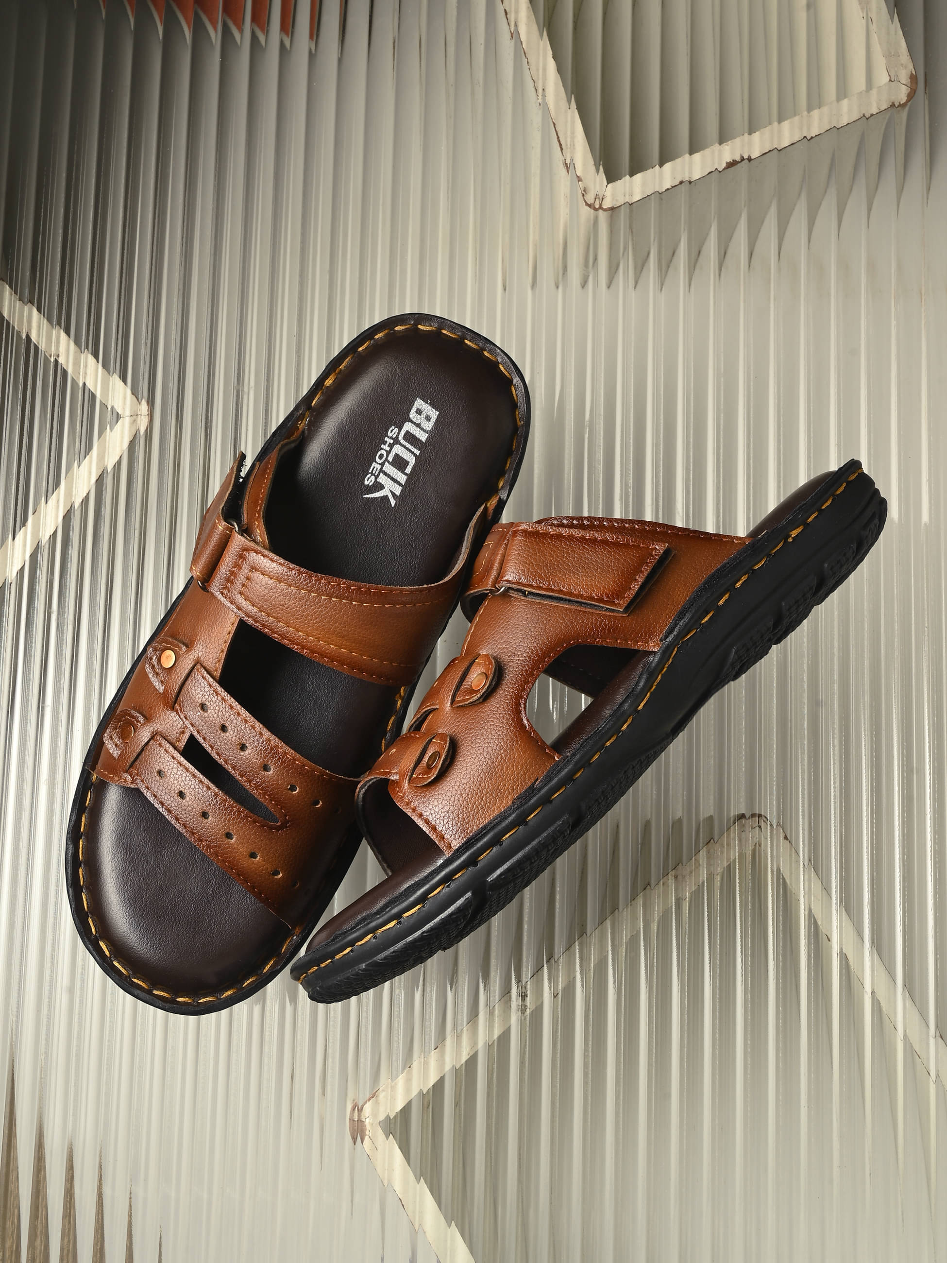     			Bucik Tan Men's Leather Slipper