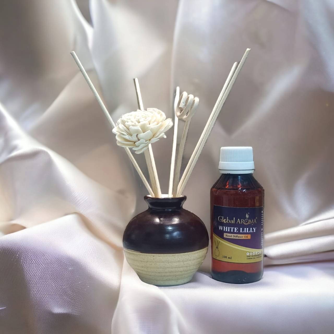     			GLOBAL AROMA Whitelily Fragrance Ceramic Pot Reed Diffusers Set 100ML
