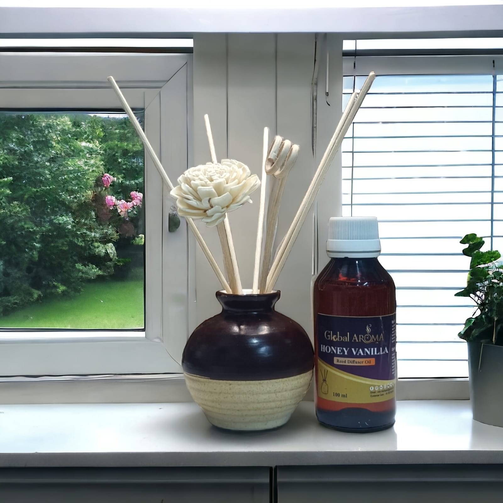     			GLOBAL AROMA Honeyvanila Fragrance Ceramic Pot Reed Diffusers Set 100ML