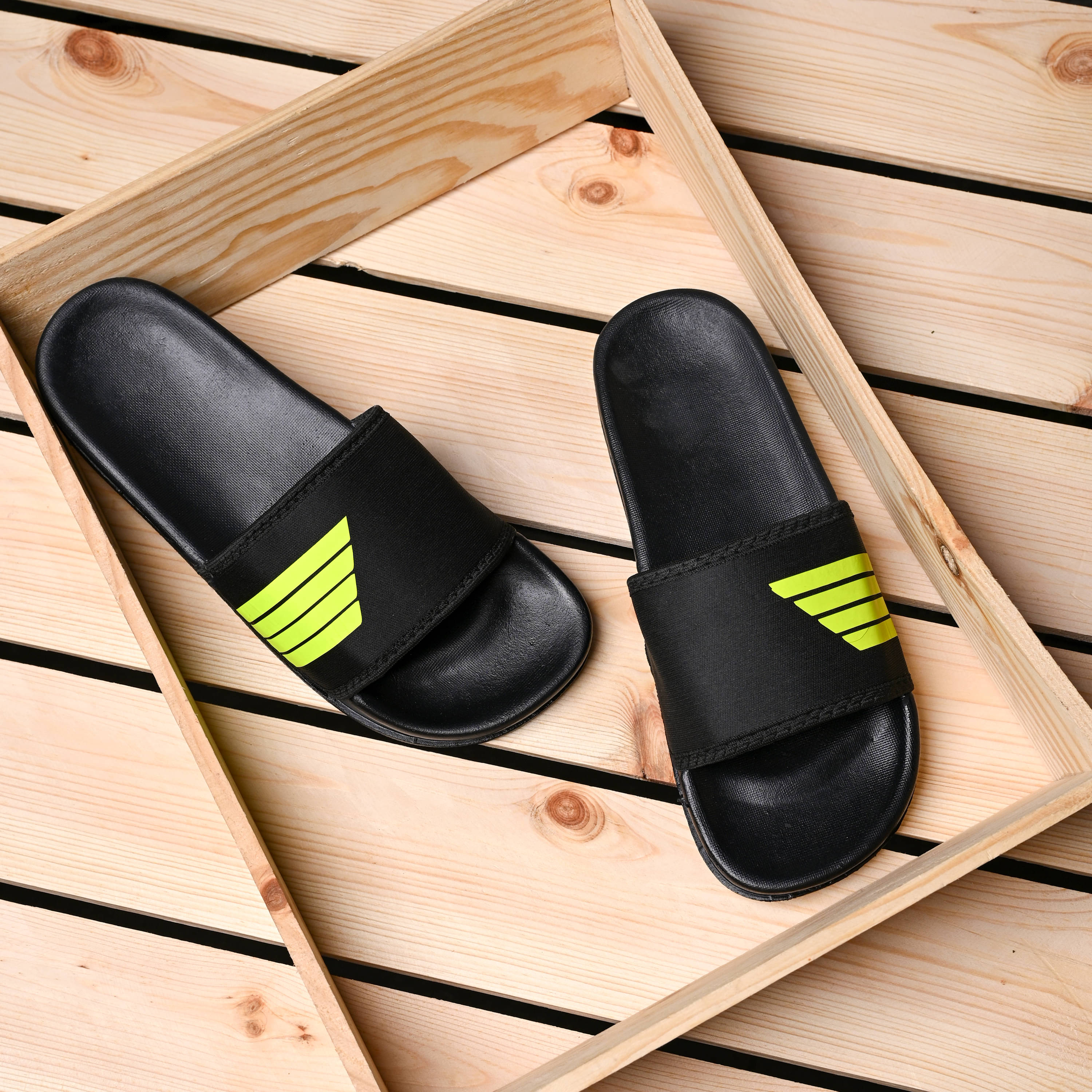     			Magnolia Green Men's Slide Flip Flop