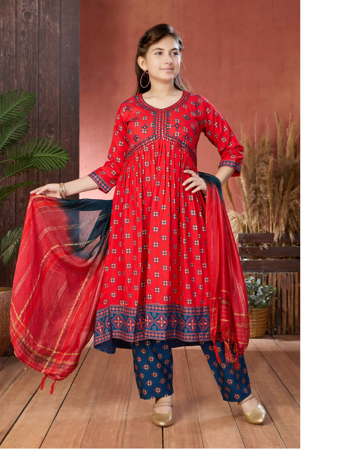 Aarika Girls Cotton Blend Kurta and Pant Set ( Pack of 1 , Red )