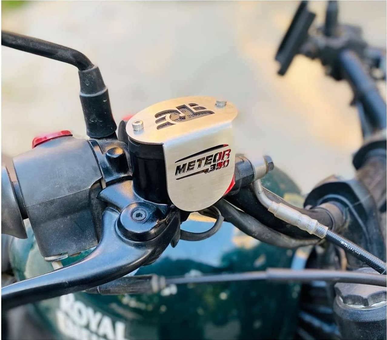 Master Cylinder Cap Oil Container Cover For Meteor 350 Front Fluid Container Guard Steel Master Cylinder Cap Oil Container Cover For Meteor 350 Front Fluid Container Guard Steel