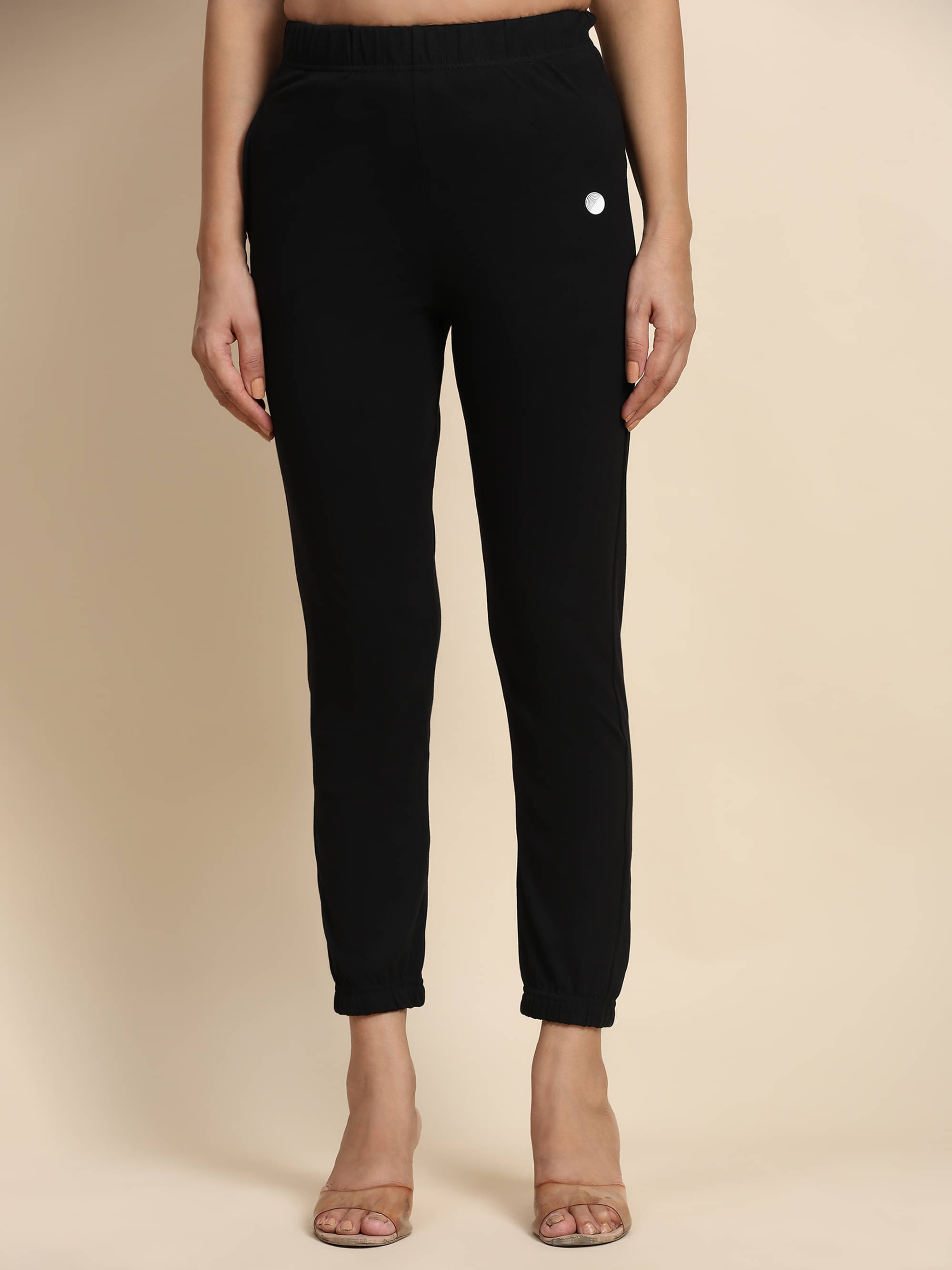     			Outflits Black Cotton Slim Women's Joggers ( Pack of 1 )