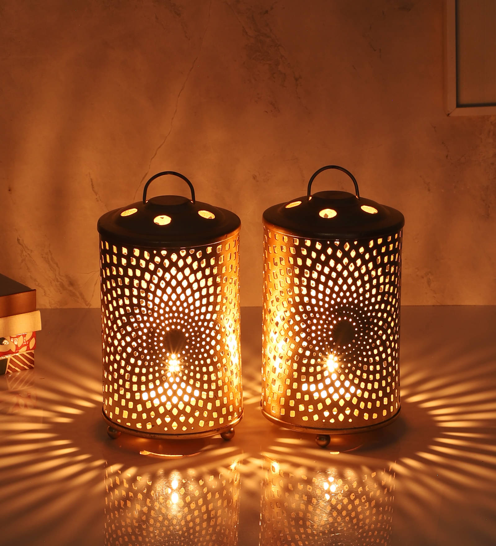 Urban Hamlet Gold Table Top and Hanging Iron Tea Light Holder - Pack of 1 Urban Hamlet Gold Table Top and Hanging Iron Tea Light Holder - Pack of 1