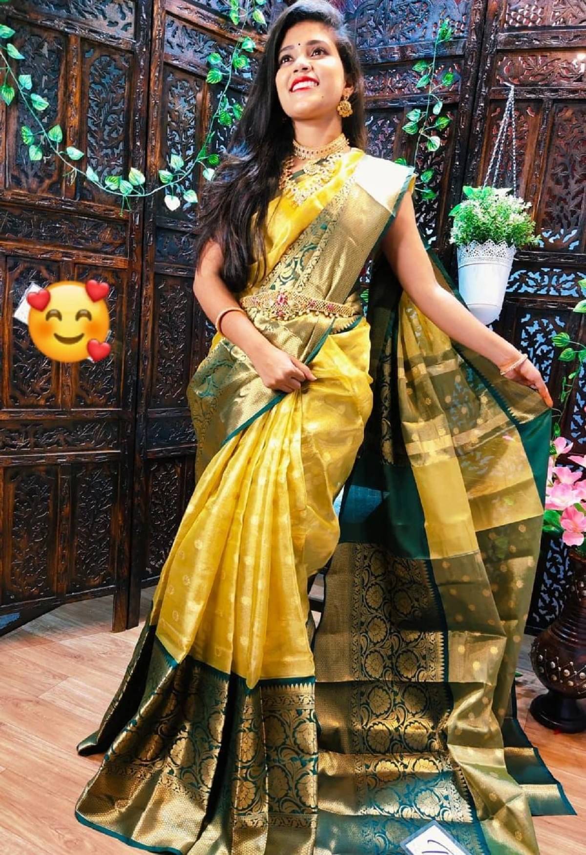     			Lady Shopi Banarasi Silk Embellished Saree With Unstitched Blouse Piece ( Green )