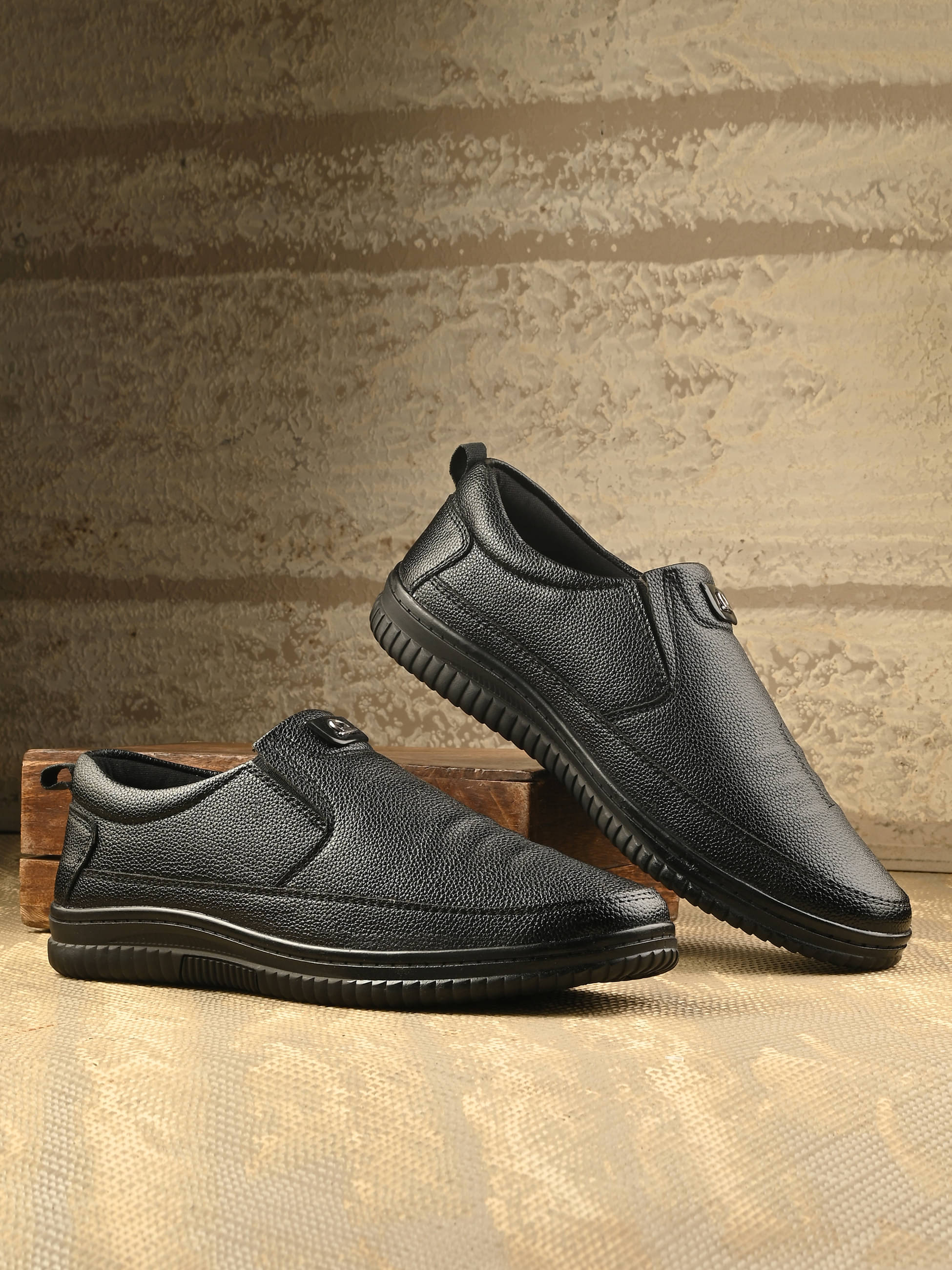     			server Black Men's Slip On Formal Shoes