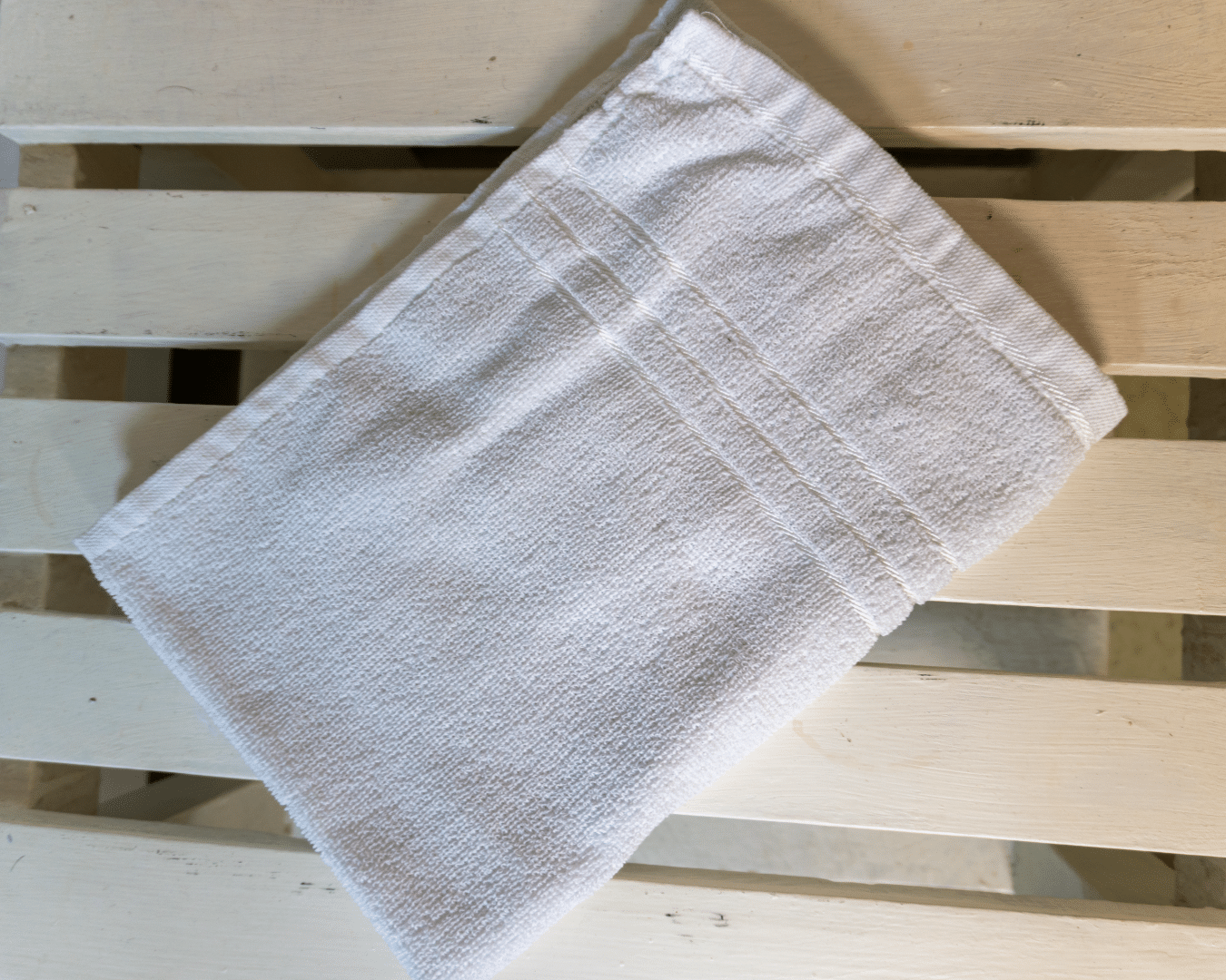 VEAHOME Cotton Solid Hand Towel 351-400 ( Pack of 1 ) - White VEAHOME Cotton Solid Hand Towel 351-400 ( Pack of 1 ) - White