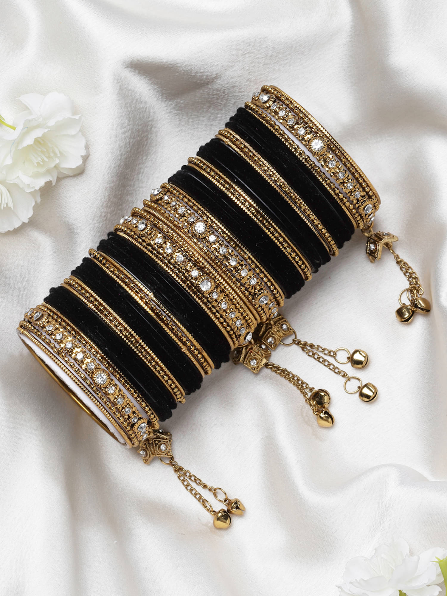     			Zeneme Black Bangle Set ( Pack of 1 )