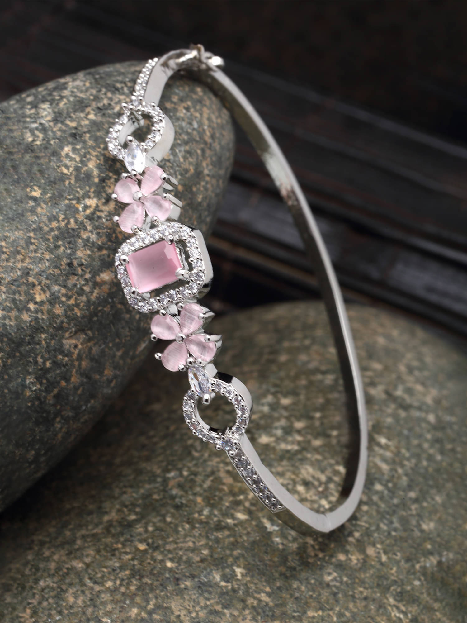 Zeneme Pink Bracelet ( Pack of 1 ) Zeneme Pink Bracelet ( Pack of 1 )