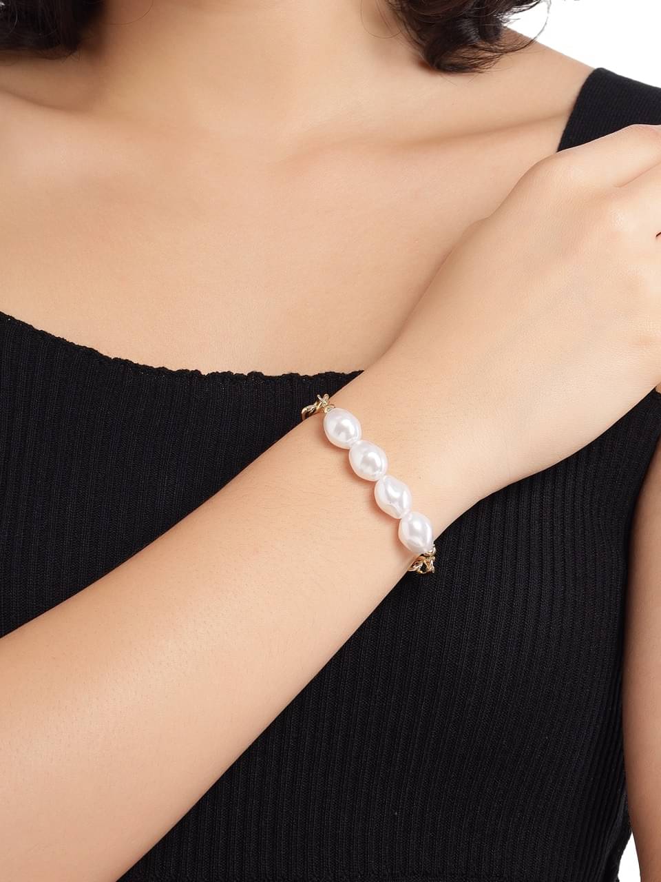     			KACY Gold Bracelet ( Pack of 1 )