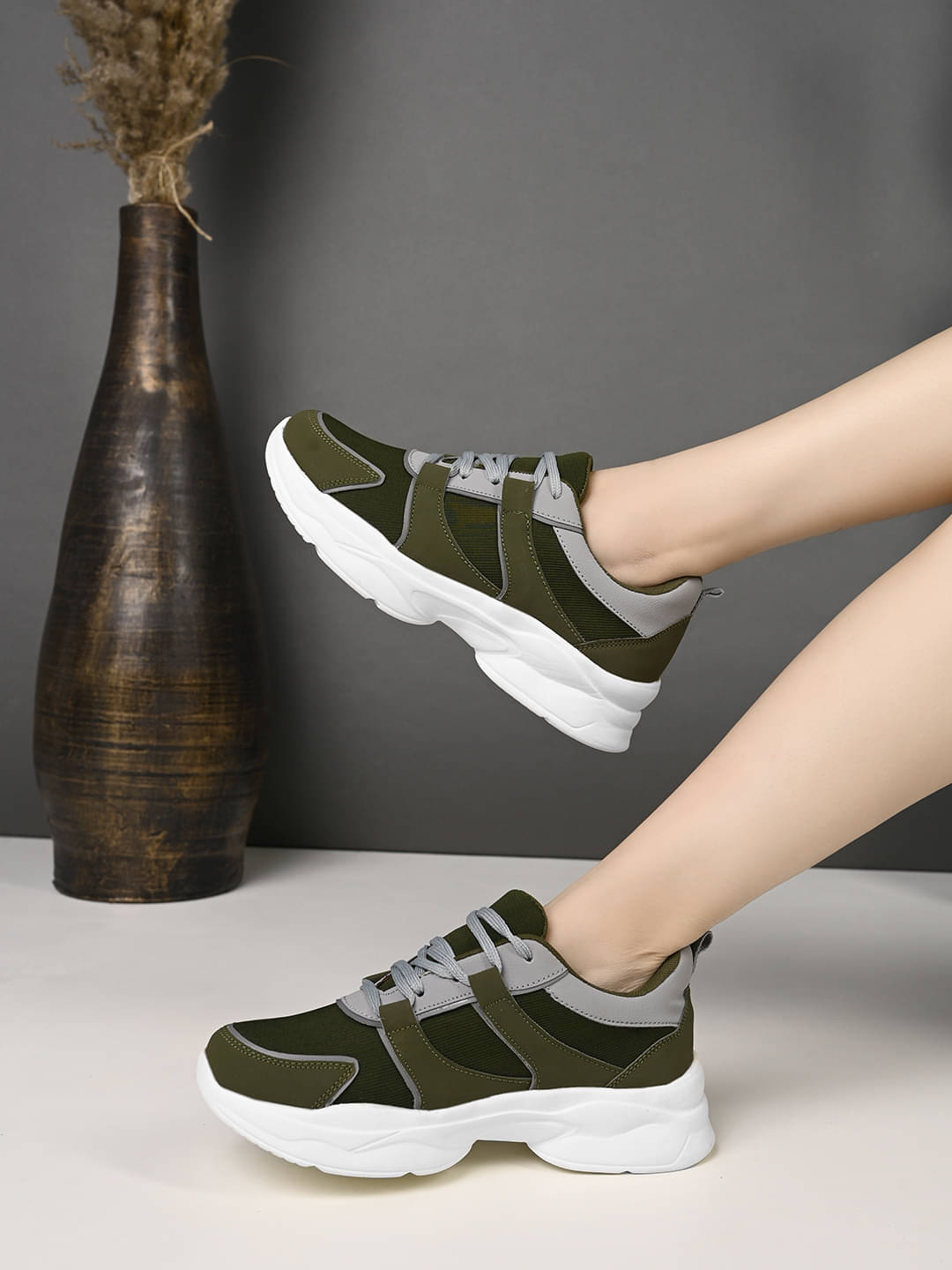     			Fashion Victim Green Women's Sneakers