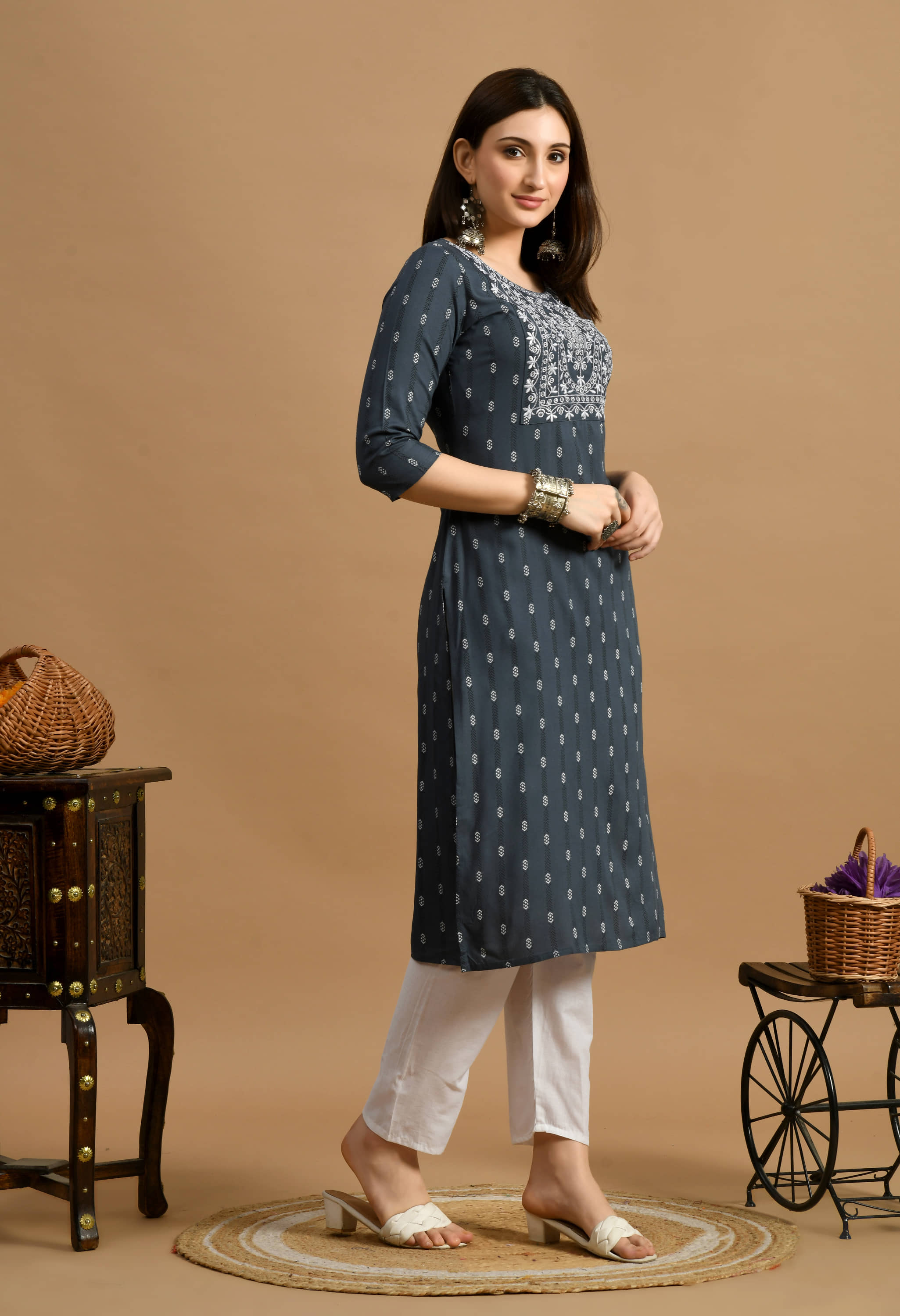 GlowWorld Viscose Blend Embroidered Straight Women's Kurti - Grey ( Pack of 1 ) - Kurtis, Tunics | Buy online on ZillyBuy
