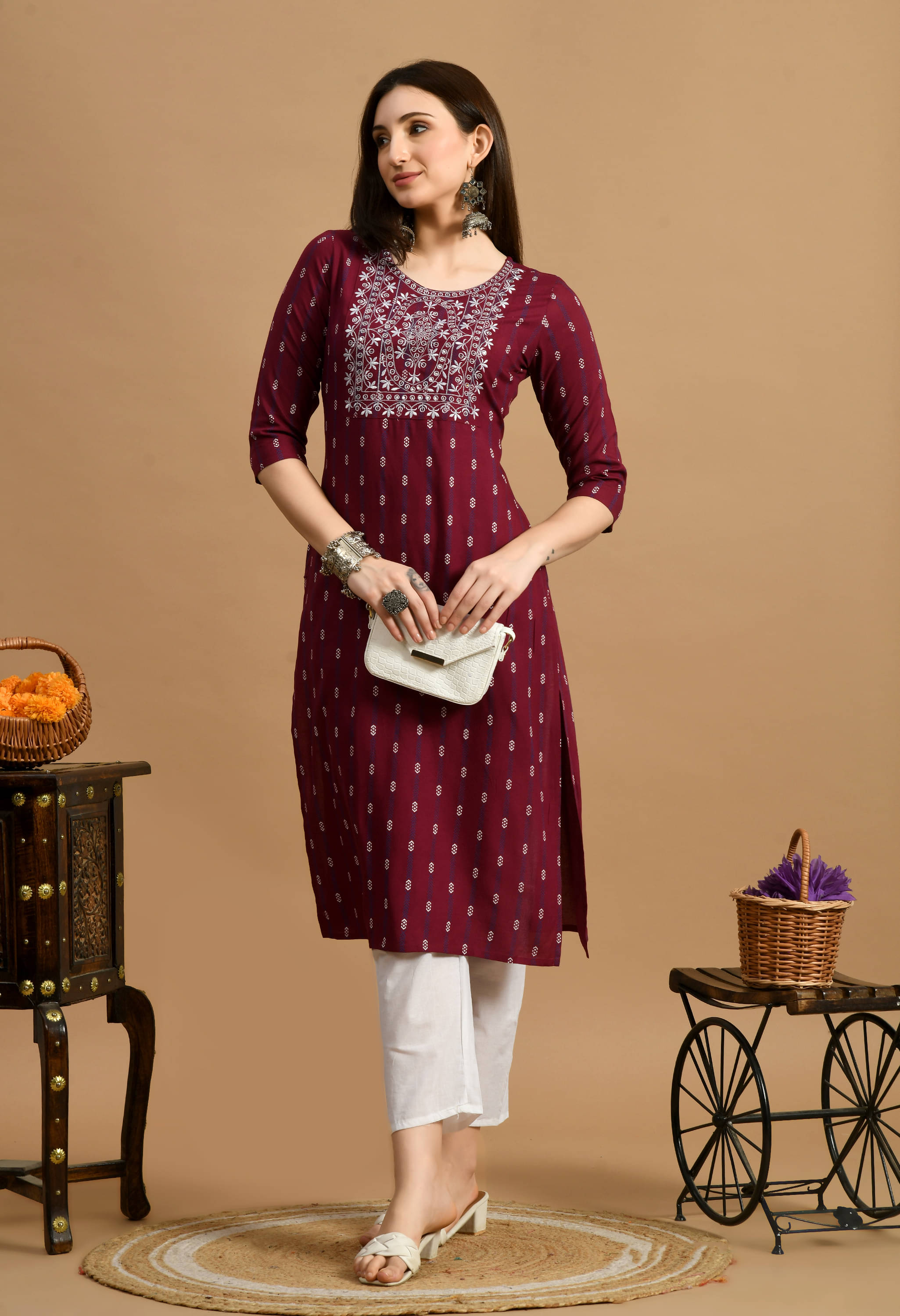 GlowWorld Viscose Blend Embroidered Straight Women's Kurti - Maroon ( Pack of 1 ) GlowWorld Viscose Blend Embroidered Straight Women's Kurti - Maroon ( Pack of 1 )