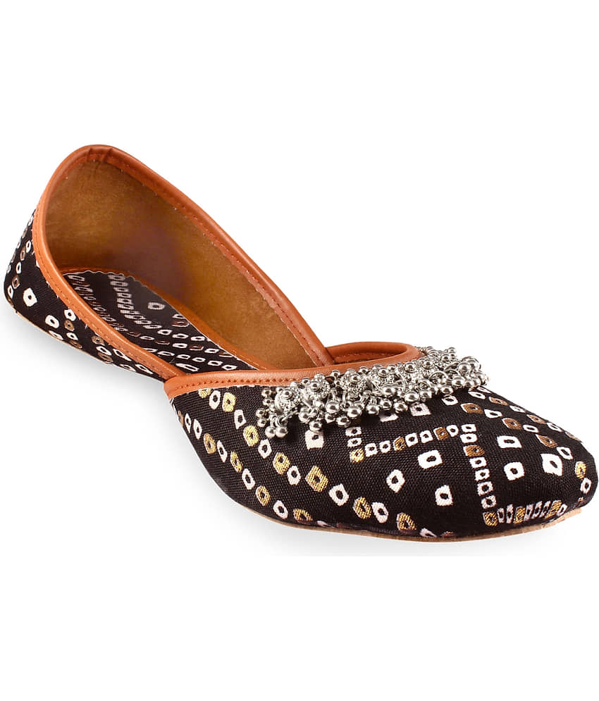 Anjaneya Creations Black Women's Mojaris - Ethnic Shoes | Buy online on ZillyBuy