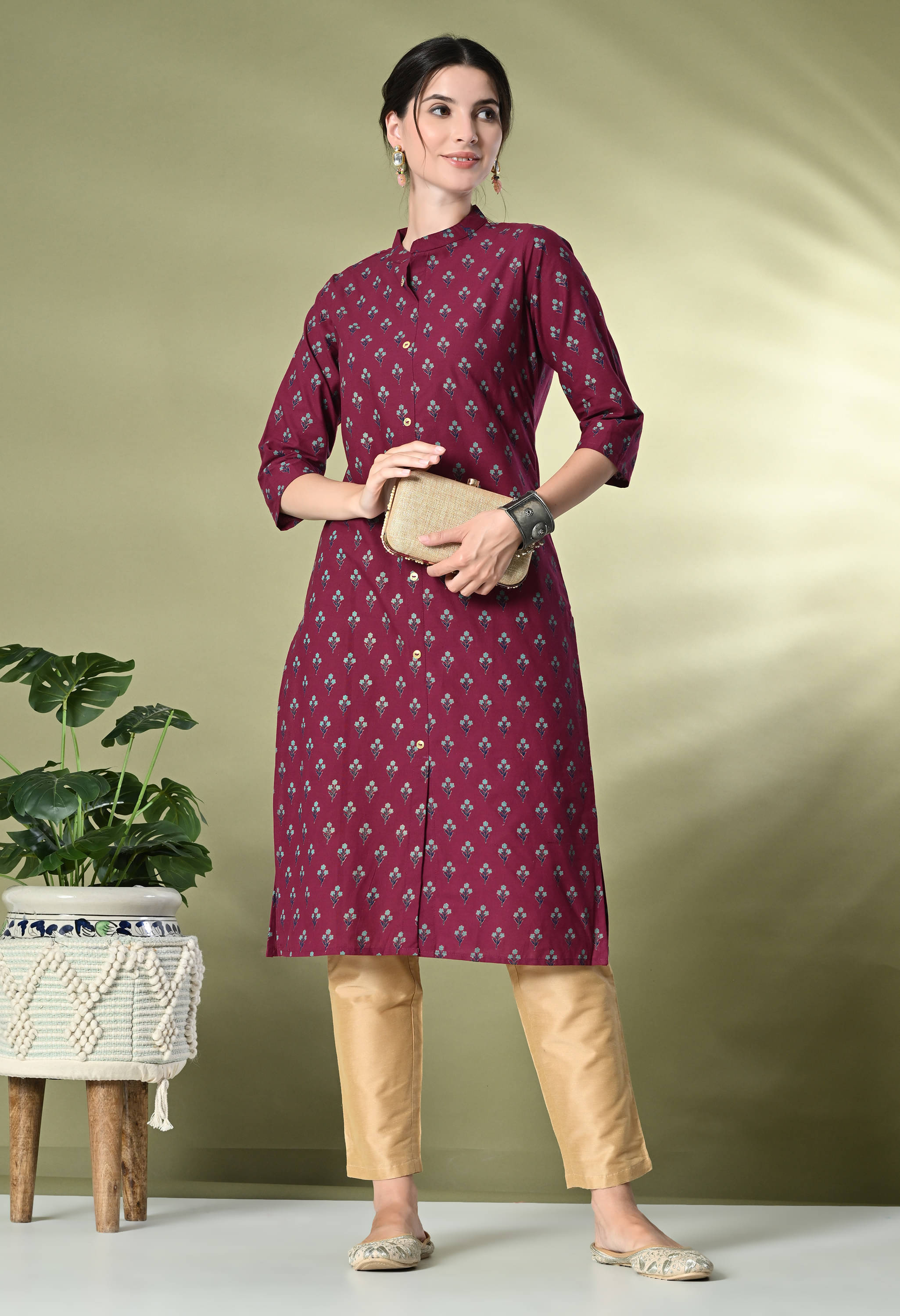     			GlowWorld Cotton Printed Front Slit Women's Kurti - Purple ( Pack of 1 )