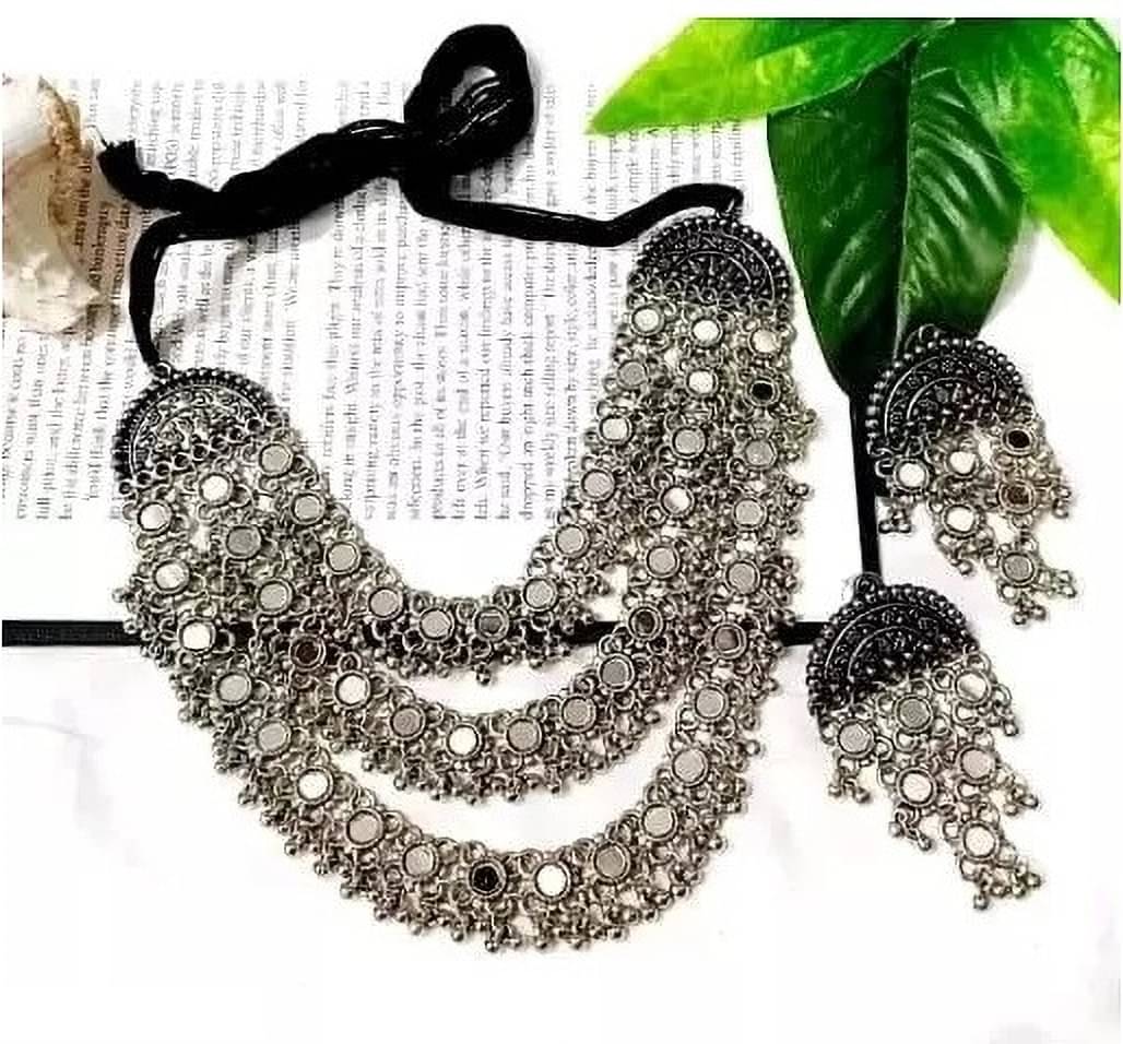     			Samridhi DC Silver Alloy Necklace Set ( Pack of 1 )