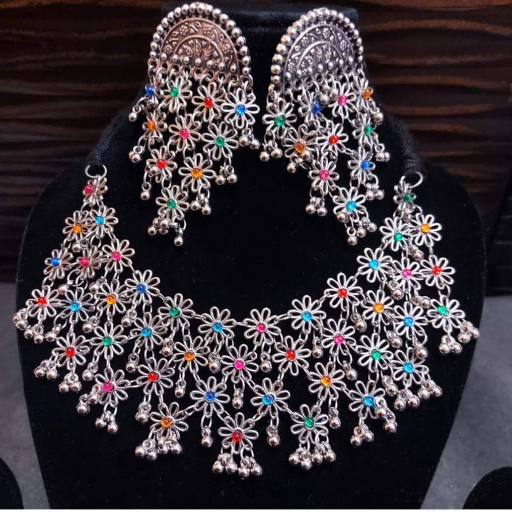 Samridhi DC Silver Alloy Necklace Set ( Pack of 1 )