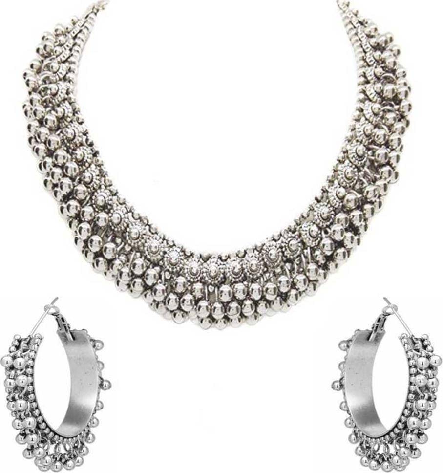     			Samridhi DC Silver Alloy Necklace Set ( Pack of 1 )