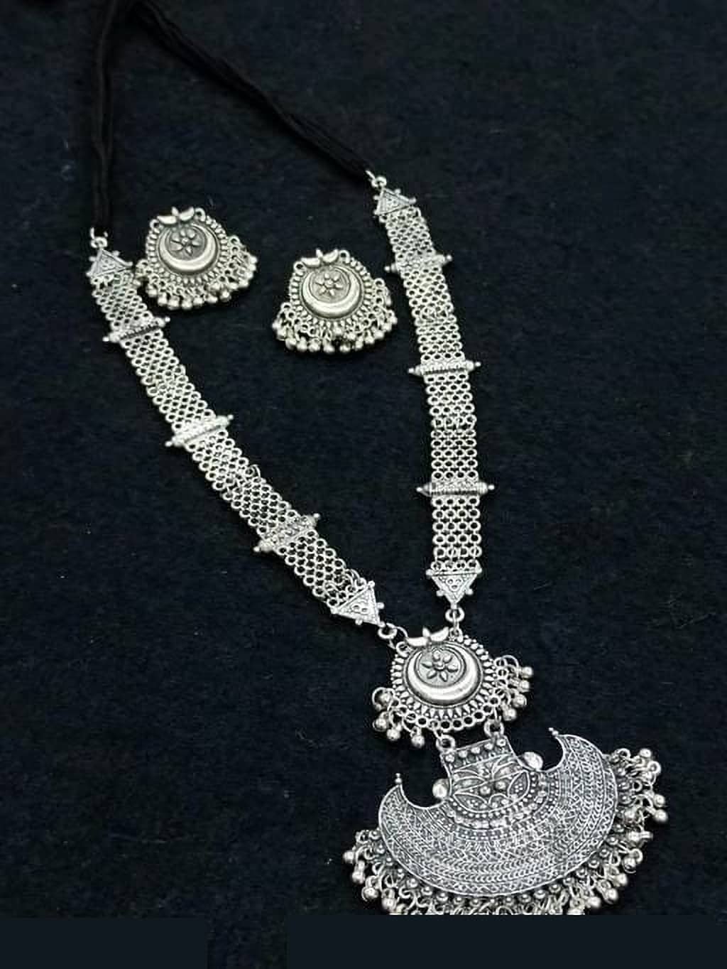 Samridhi DC Silver Alloy Necklace Set ( Pack of 1 )