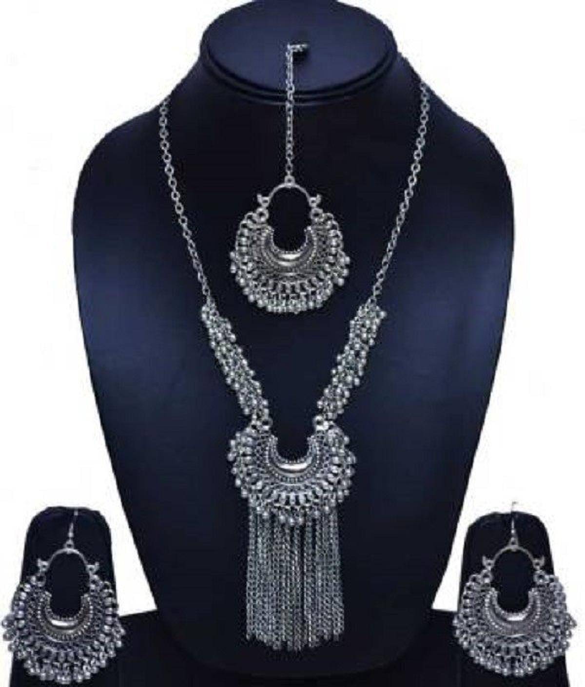     			Samridhi DC Silver Alloy Necklace Set ( Pack of 1 )