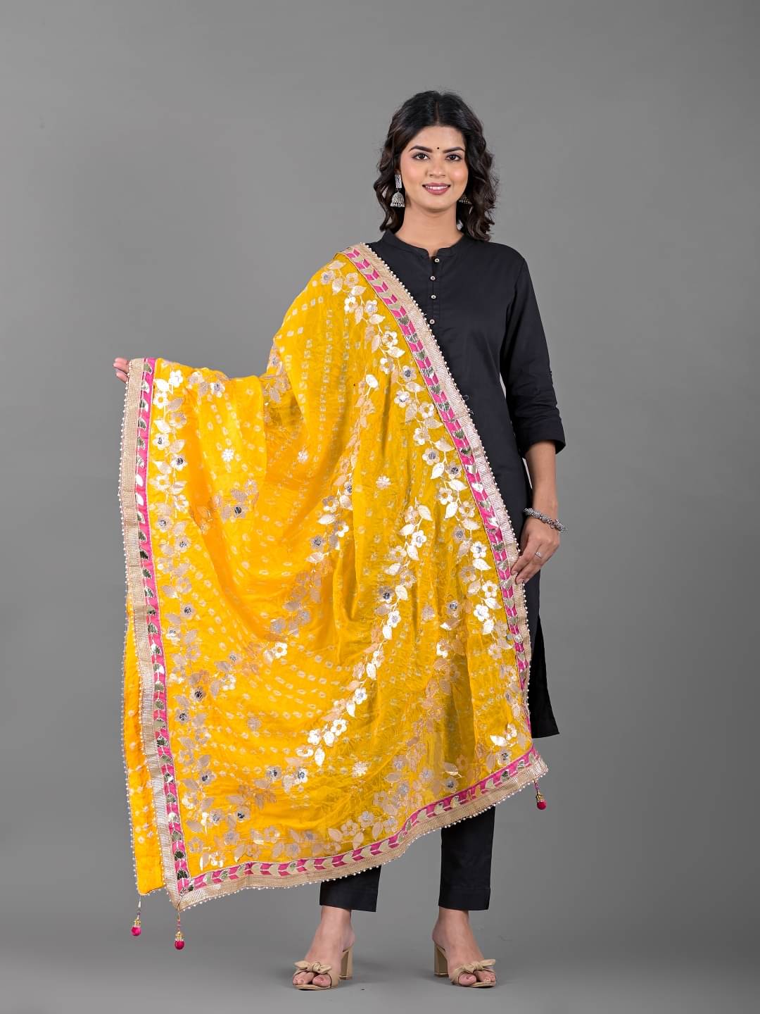 Anjaneya Creations Yellow Silk Women's Dupatta - ( Pack of 1 )     			Anjaneya Creations Yellow Silk Women's Dupatta - ( Pack of 1 )
