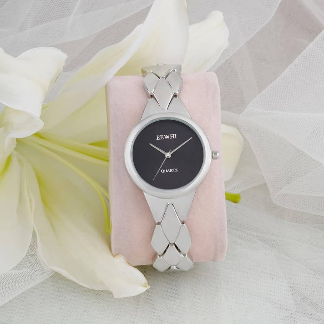     			EEWHI Silver Metal Analog Womens Watch