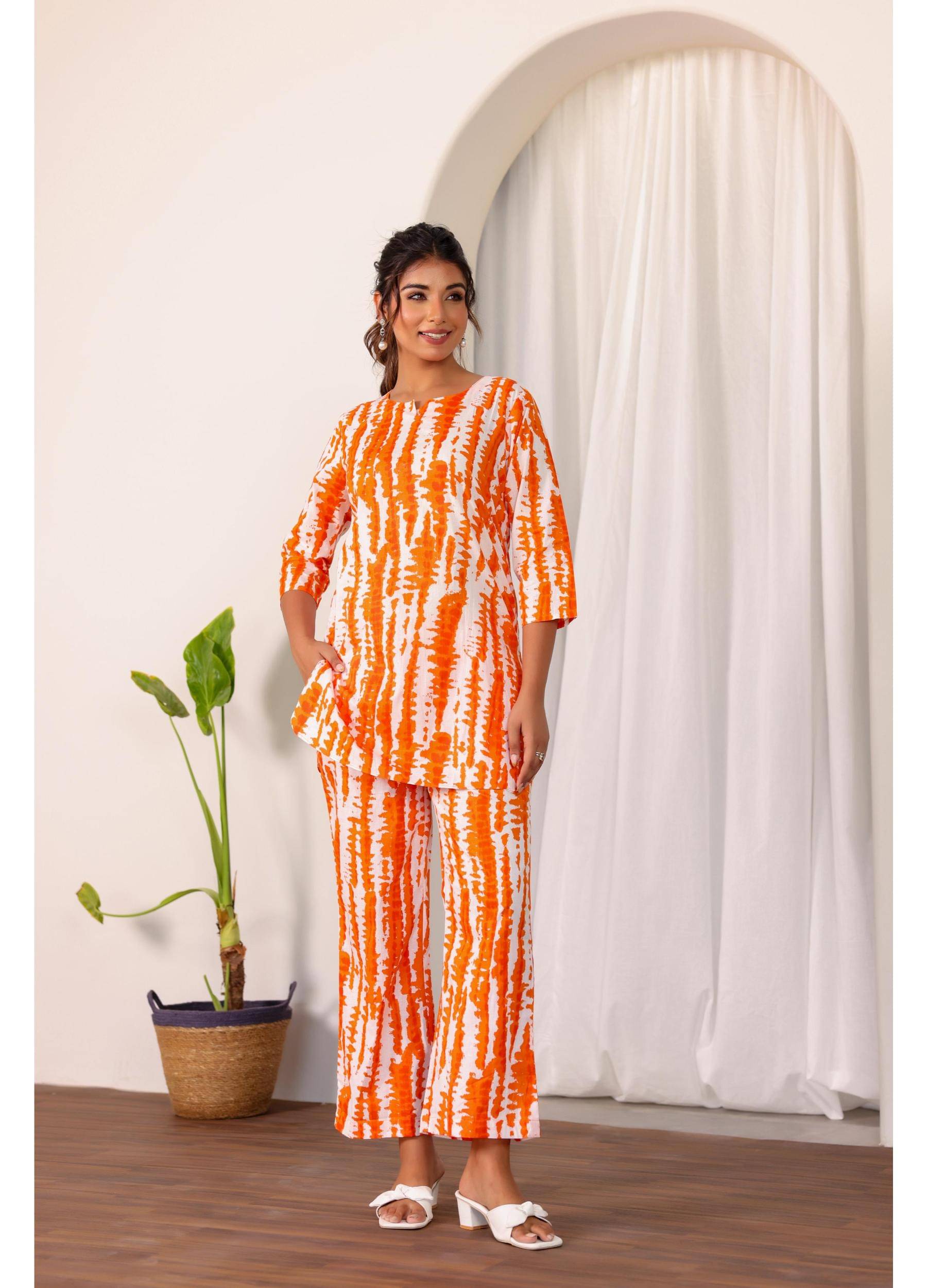     			Label Flavia Women Dyed Tunic With Trousers Co-Ord Set ( Multi Color )