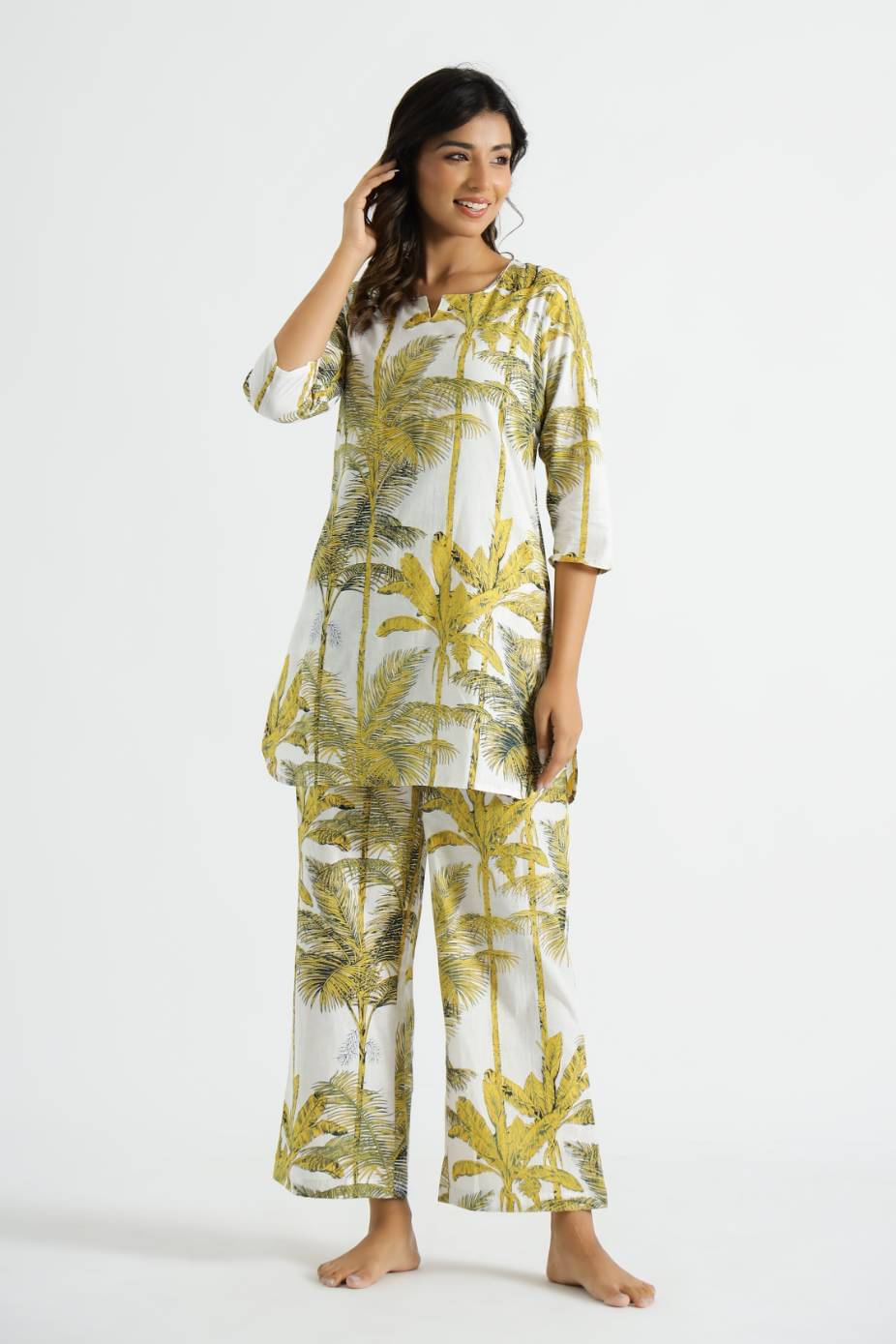     			Label Flavia Women Printed Kurta With Trousers Co-Ord Set ( Multi Color )