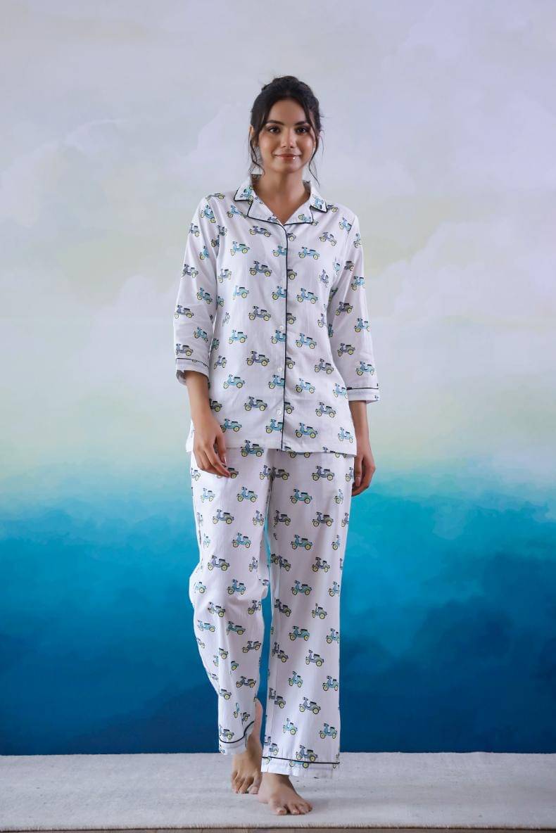 Label Flavia Women Printed Kurta With Trousers Co-Ord Set ( Multi Color ) Label Flavia Women Printed Kurta With Trousers Co-Ord Set ( Multi Color )