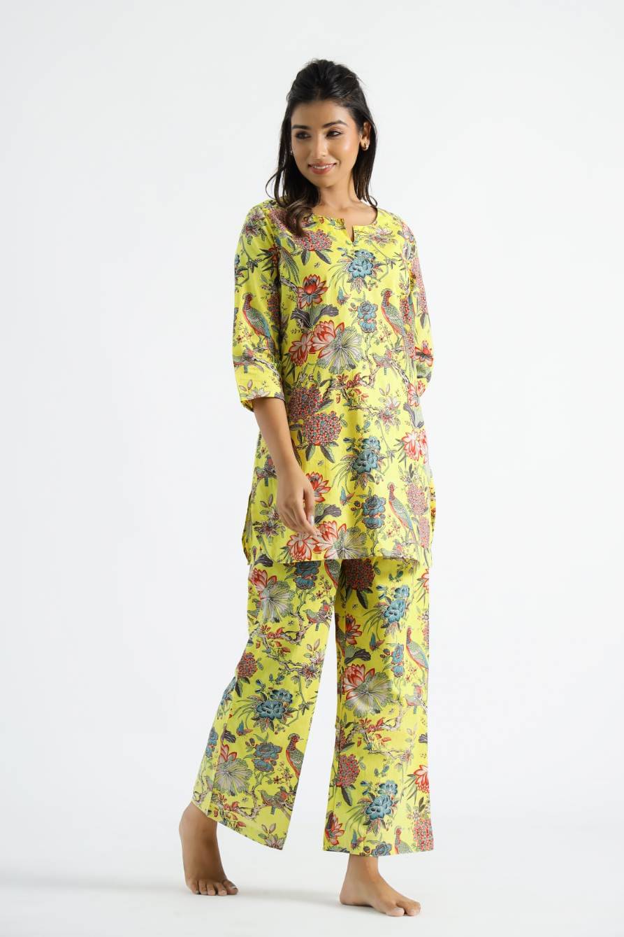 Label Flavia Women Top Trouser Co-Ord Set ( Pack of 1 , Multi Color ) Label Flavia Women Top Trouser Co-Ord Set ( Pack of 1 , Multi Color )
